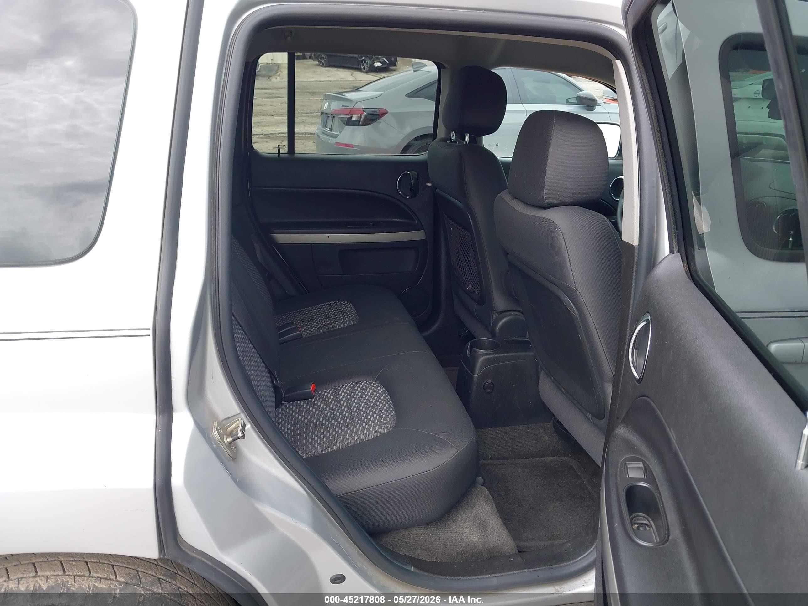 2011 Chevrolet Hhr Lt Silver vin: 3GNBABFW9BS530290