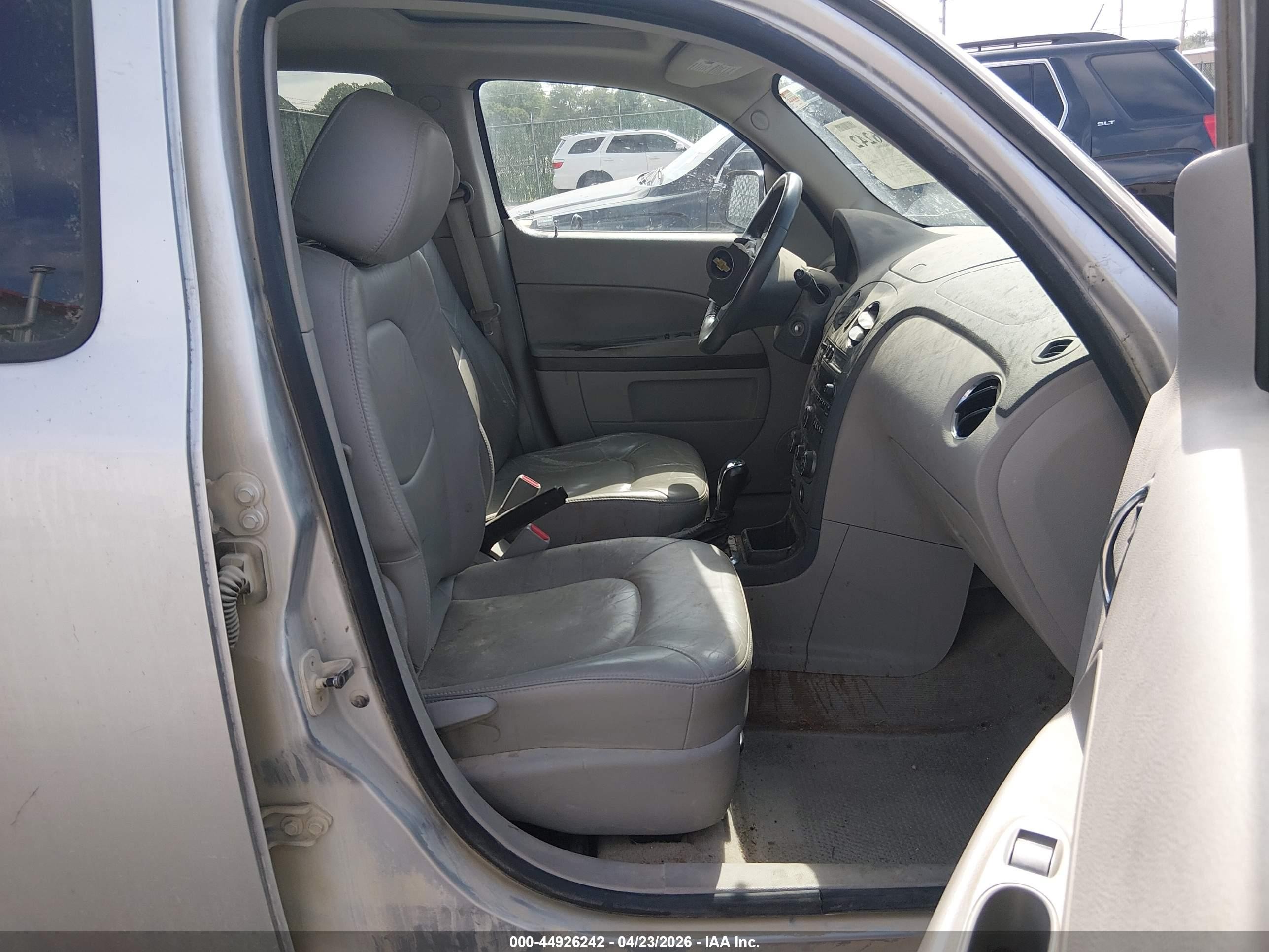 2011 Chevrolet Hhr Lt Silver vin: 3GNBACFU1BS608405
