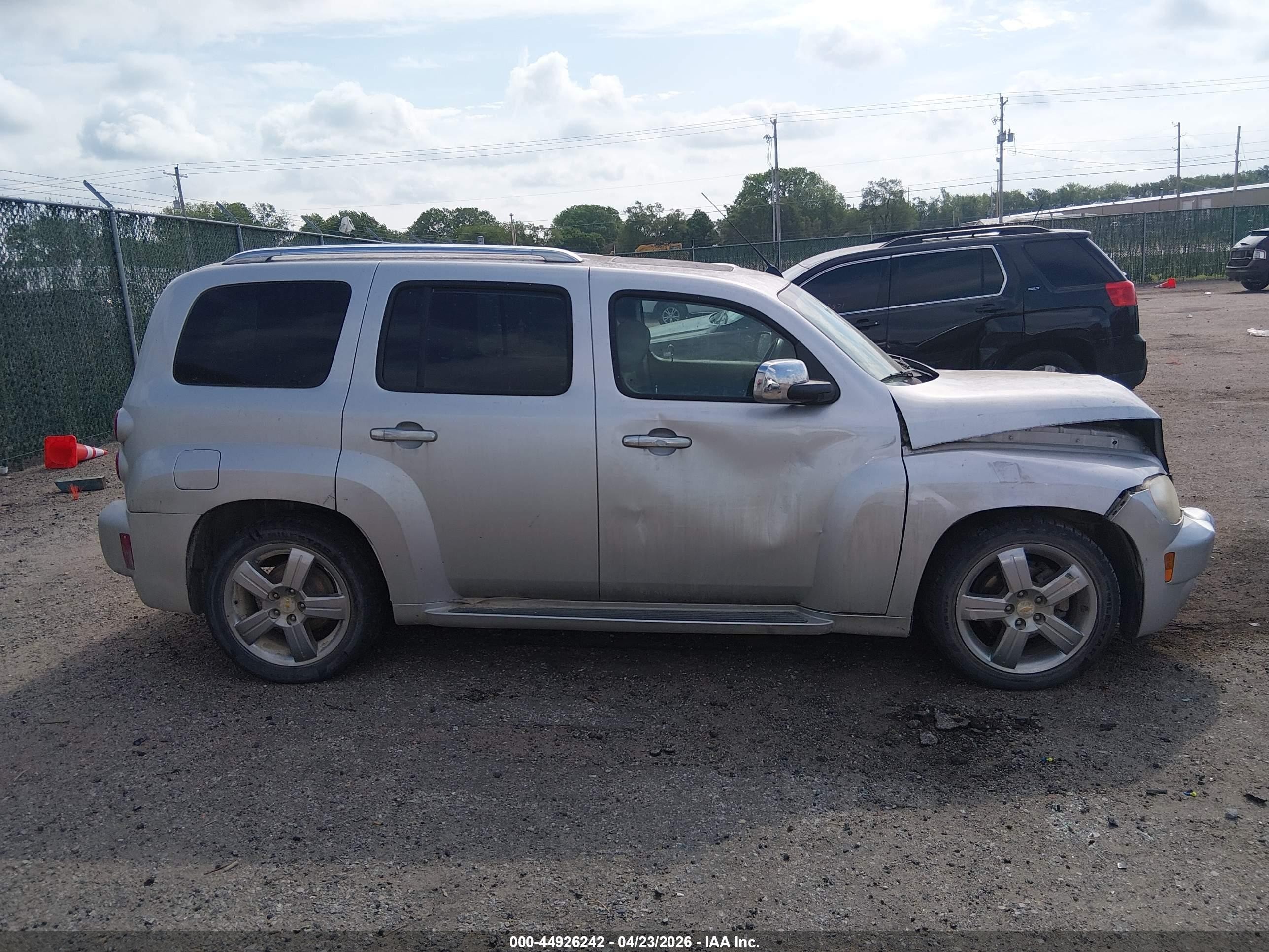 2011 Chevrolet Hhr Lt Silver vin: 3GNBACFU1BS608405