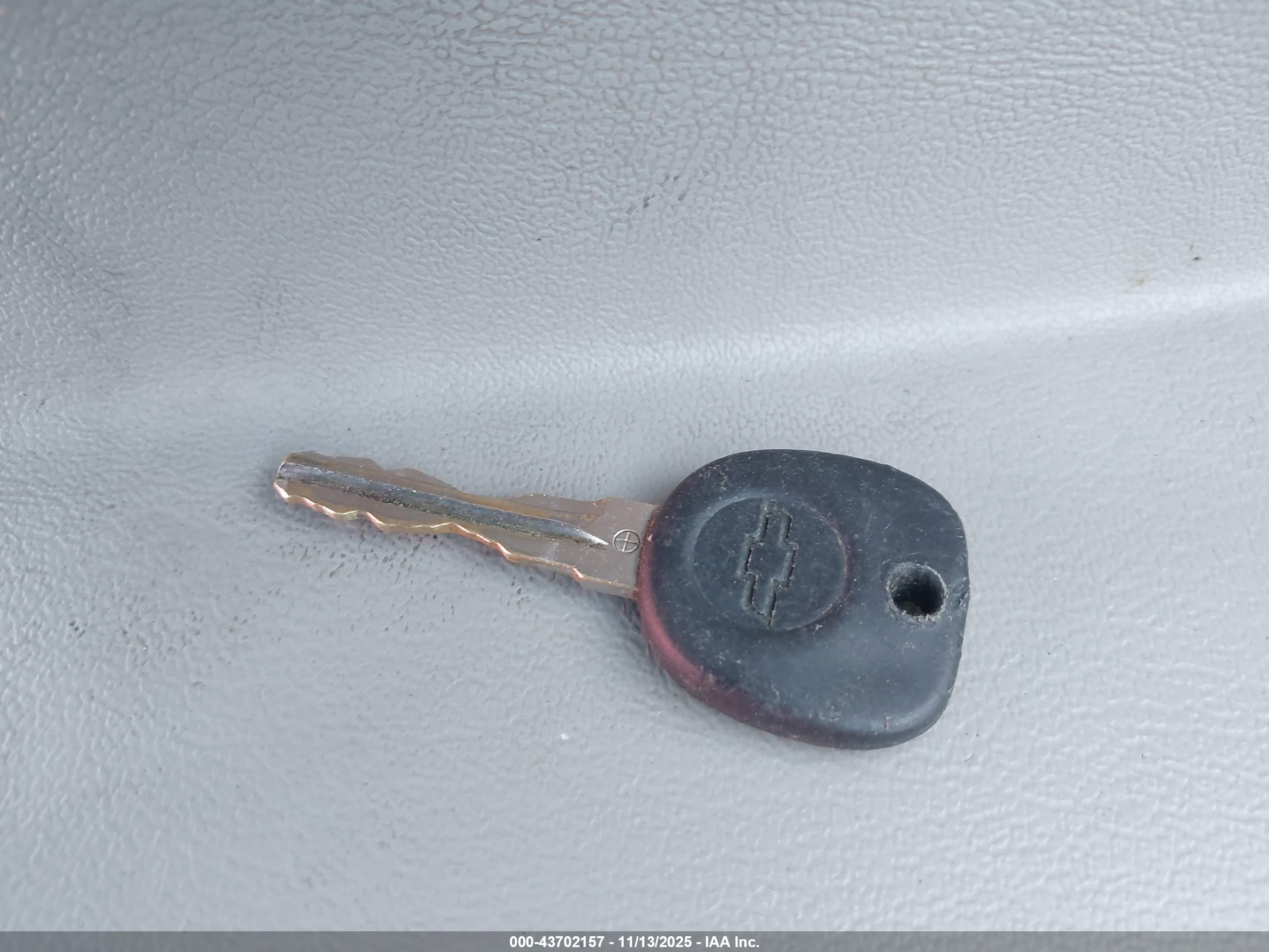 2009 Chevrolet Hhr Ls Серебряный vin: 3GNCA13B29S598263