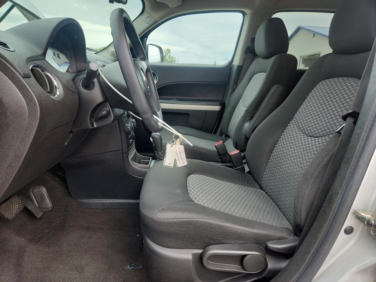 2009 Chevrolet Hhr Ls Silver vin: 3GNCA13B39S578328