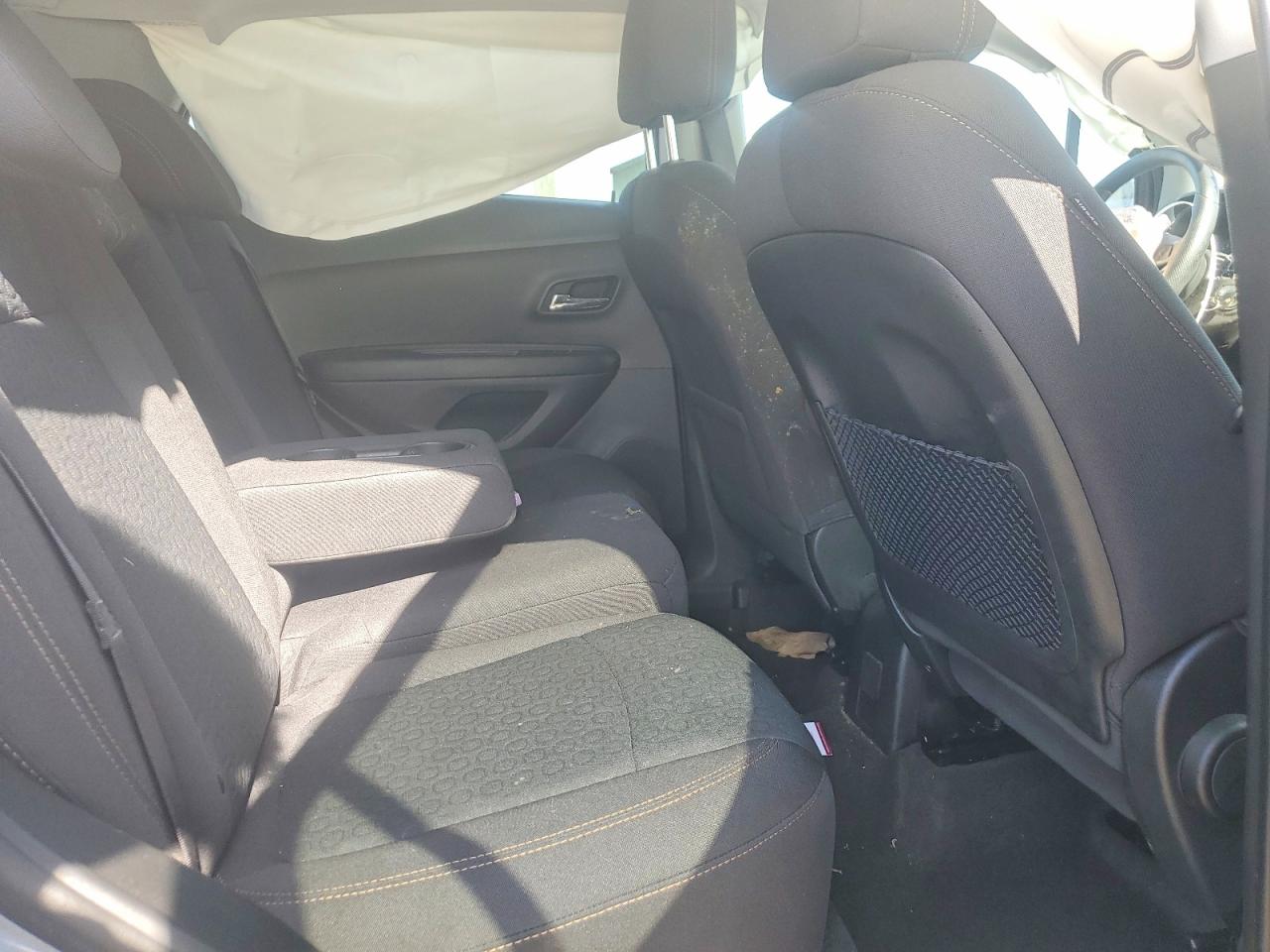 2020 Chevrolet Trax Ls Gray vin: 3GNCJKSB2LL325882