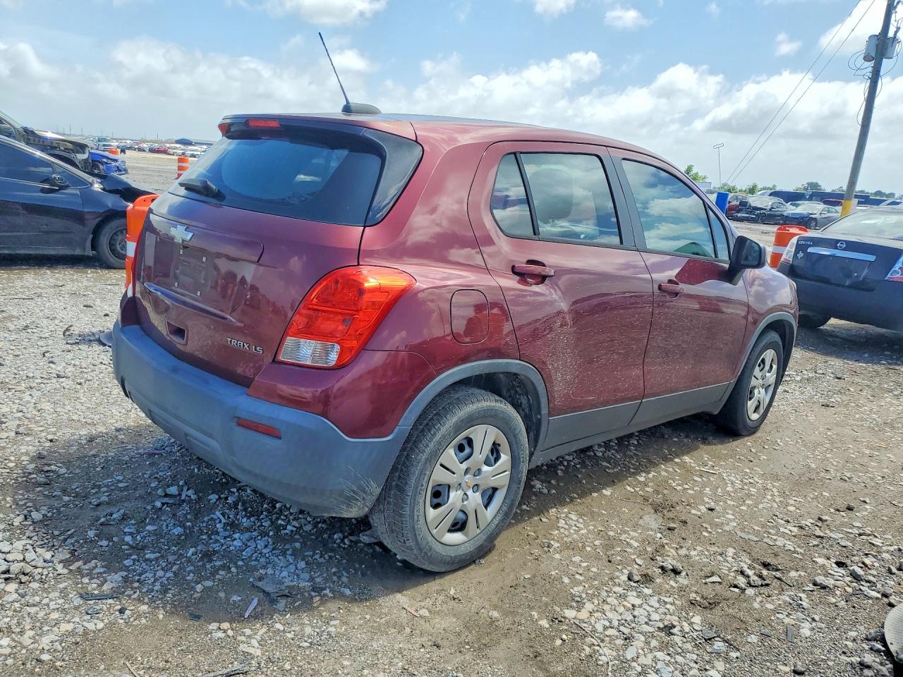 2016 Chevrolet Trax Ls Burgundy vin: 3GNCJKSB3GL238367