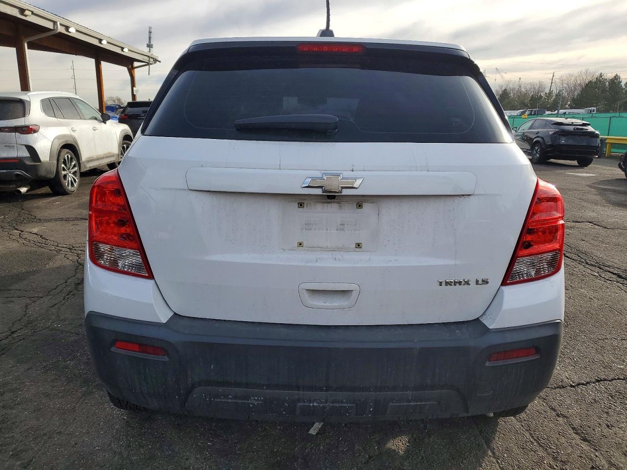 2016 Chevrolet Trax Ls White vin: 3GNCJKSB3GL260336