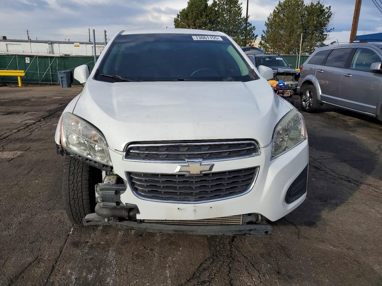 2016 Chevrolet Trax Ls White vin: 3GNCJKSB3GL260336
