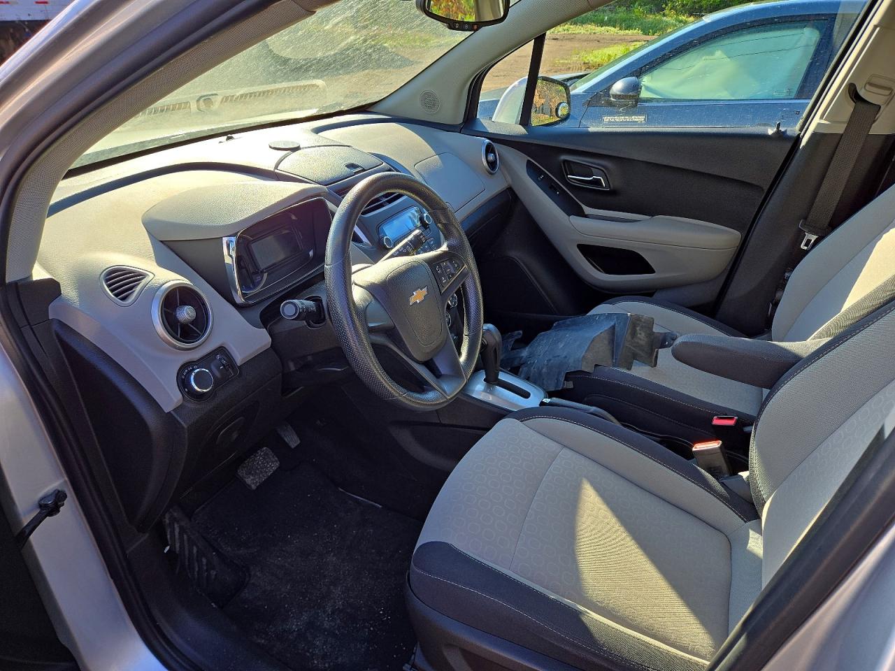 2015 Chevrolet Trax Ls Gray vin: 3GNCJKSB4FL243267