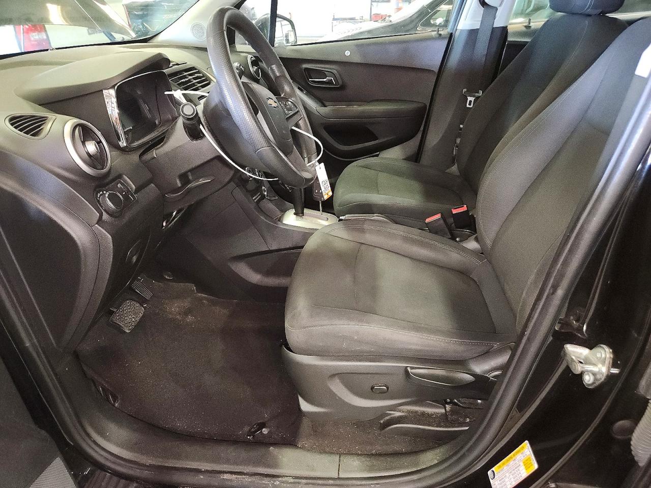 2015 Chevrolet Trax Ls Black vin: 3GNCJKSB5FL230155