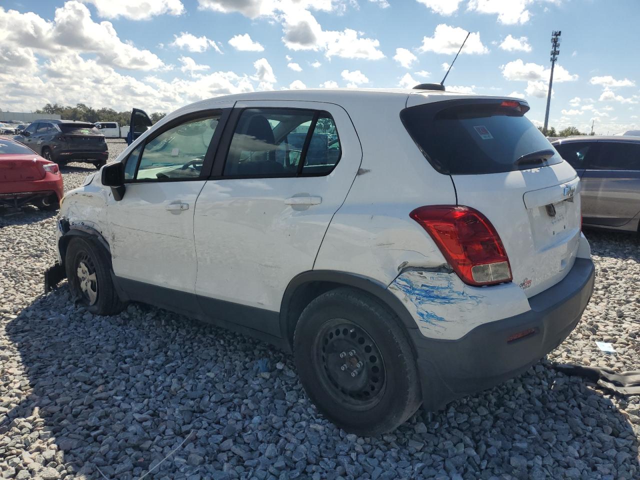 2015 Chevrolet Trax Ls White vin: 3GNCJKSB5FL240653