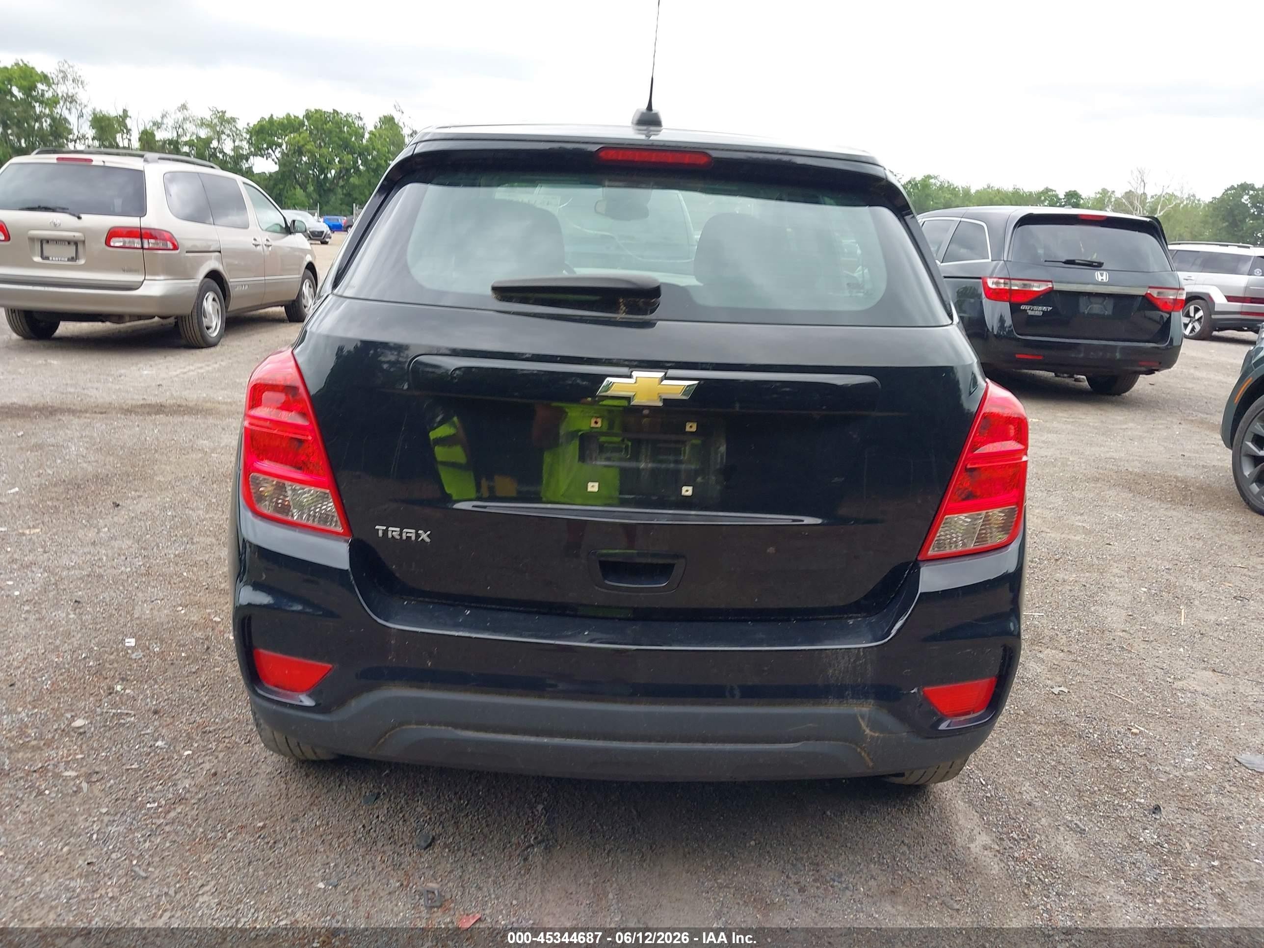 2019 Chevrolet Trax Ls Black vin: 3GNCJKSB7KL381492