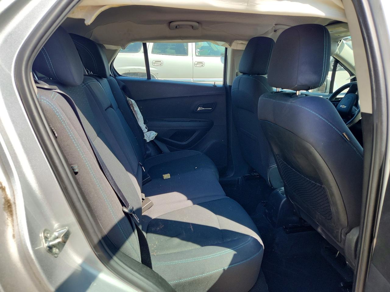 2015 Chevrolet Trax Ls Silver vin: 3GNCJKSB8FL242980