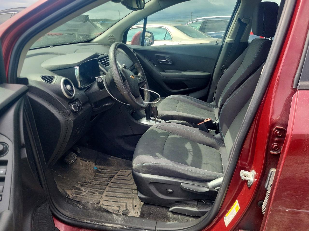 2015 Chevrolet Trax Ls Темно-бордовый vin: 3GNCJKSB9FL201354