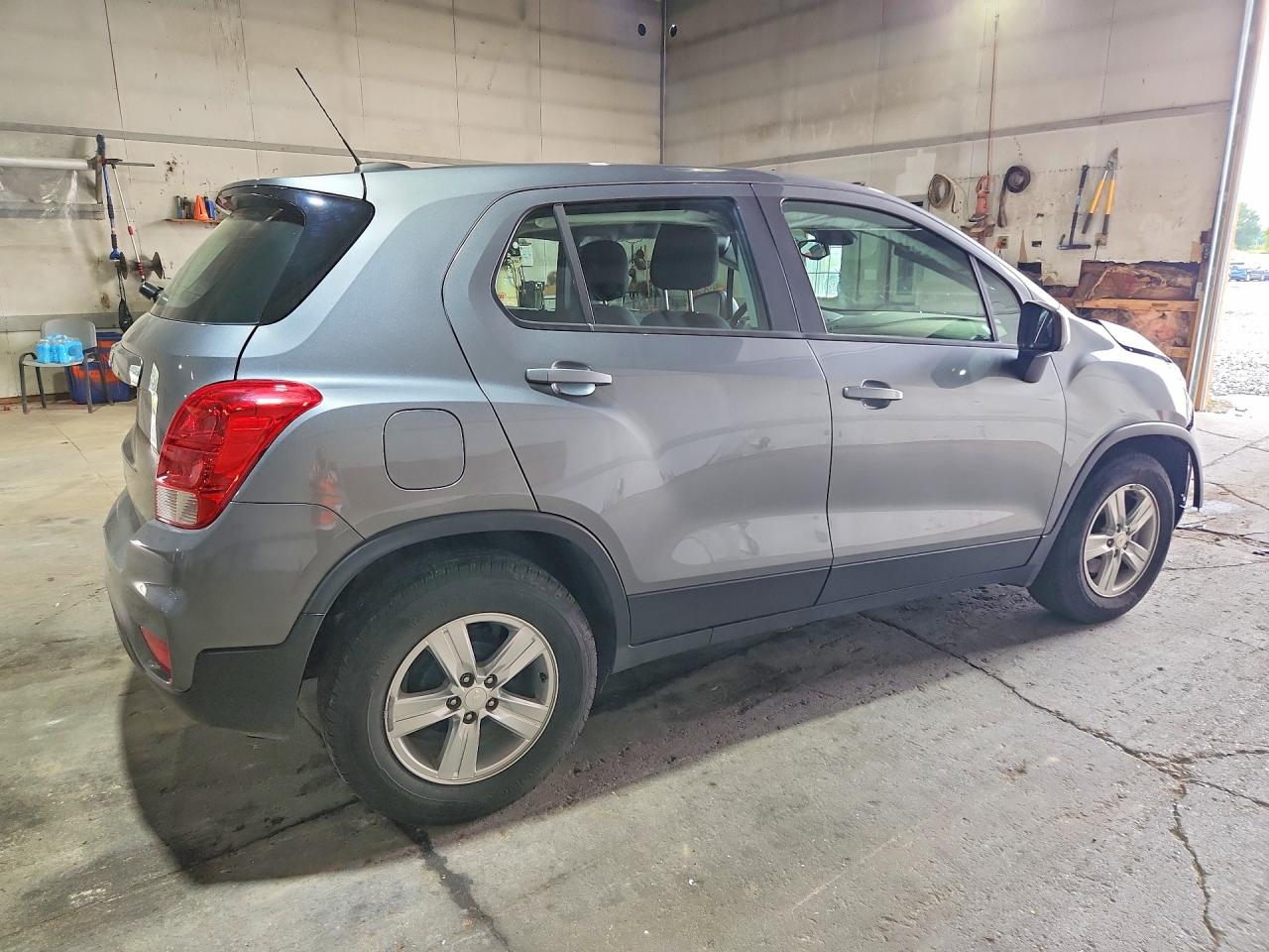 2020 Chevrolet Trax Ls Gray vin: 3GNCJKSB9LL191016