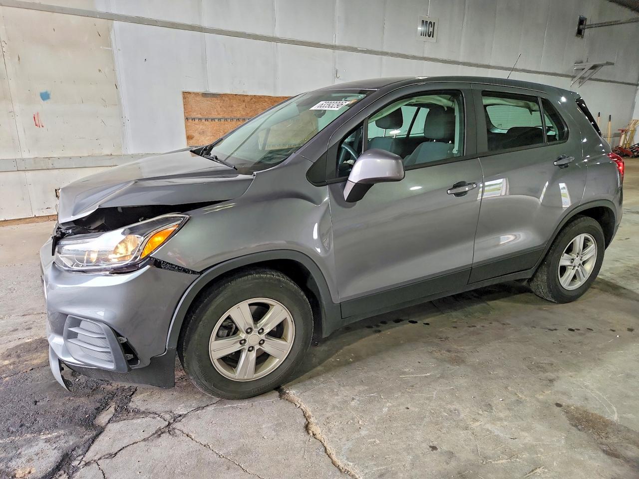 2020 Chevrolet Trax Ls Gray vin: 3GNCJKSB9LL191016