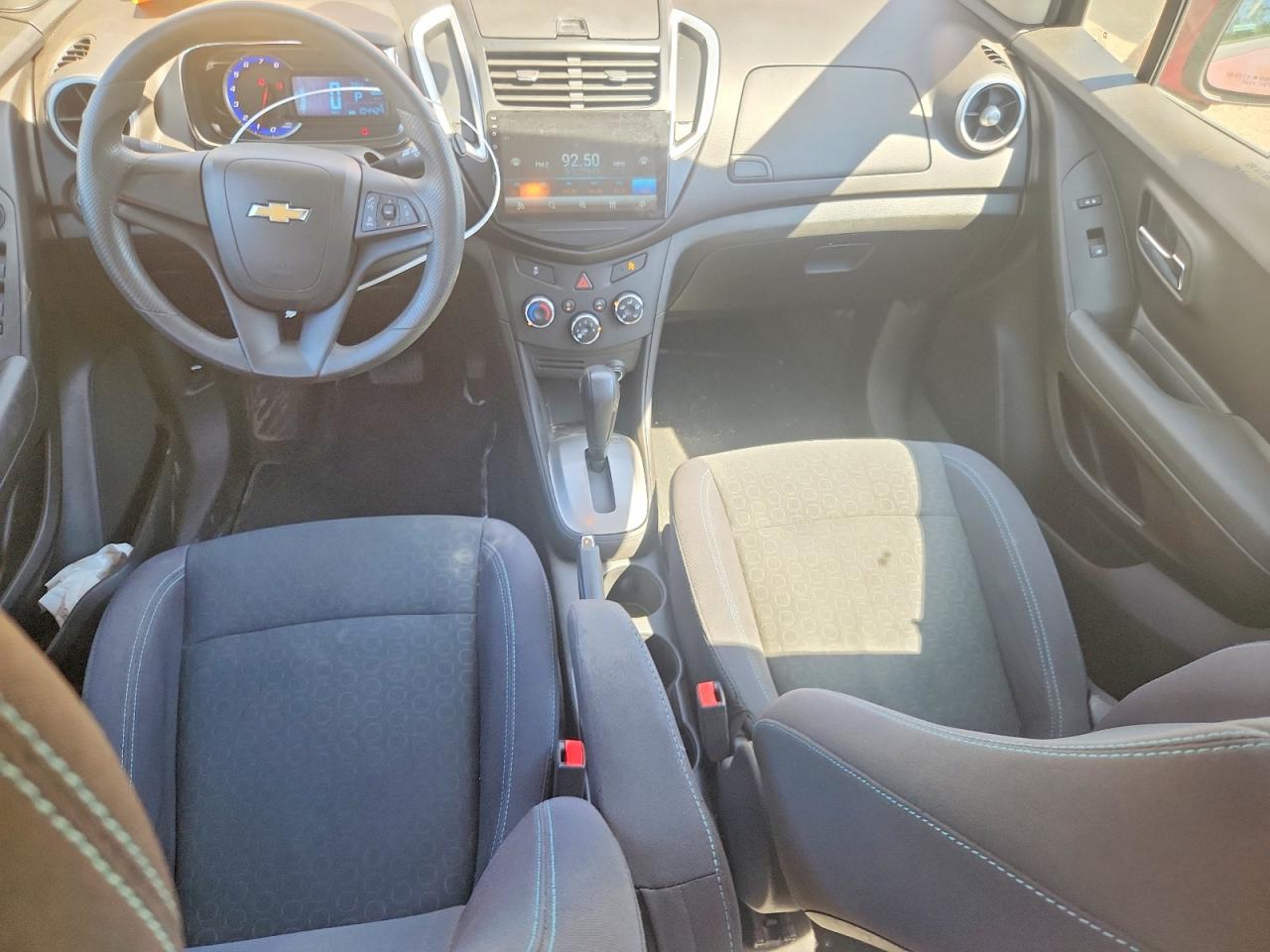 2015 Chevrolet Trax Ls Burgundy vin: 3GNCJKSBXFL150897