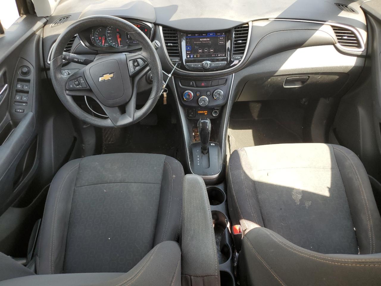 2020 Chevrolet Trax Gray vin: 3GNCJKSBXLL140690