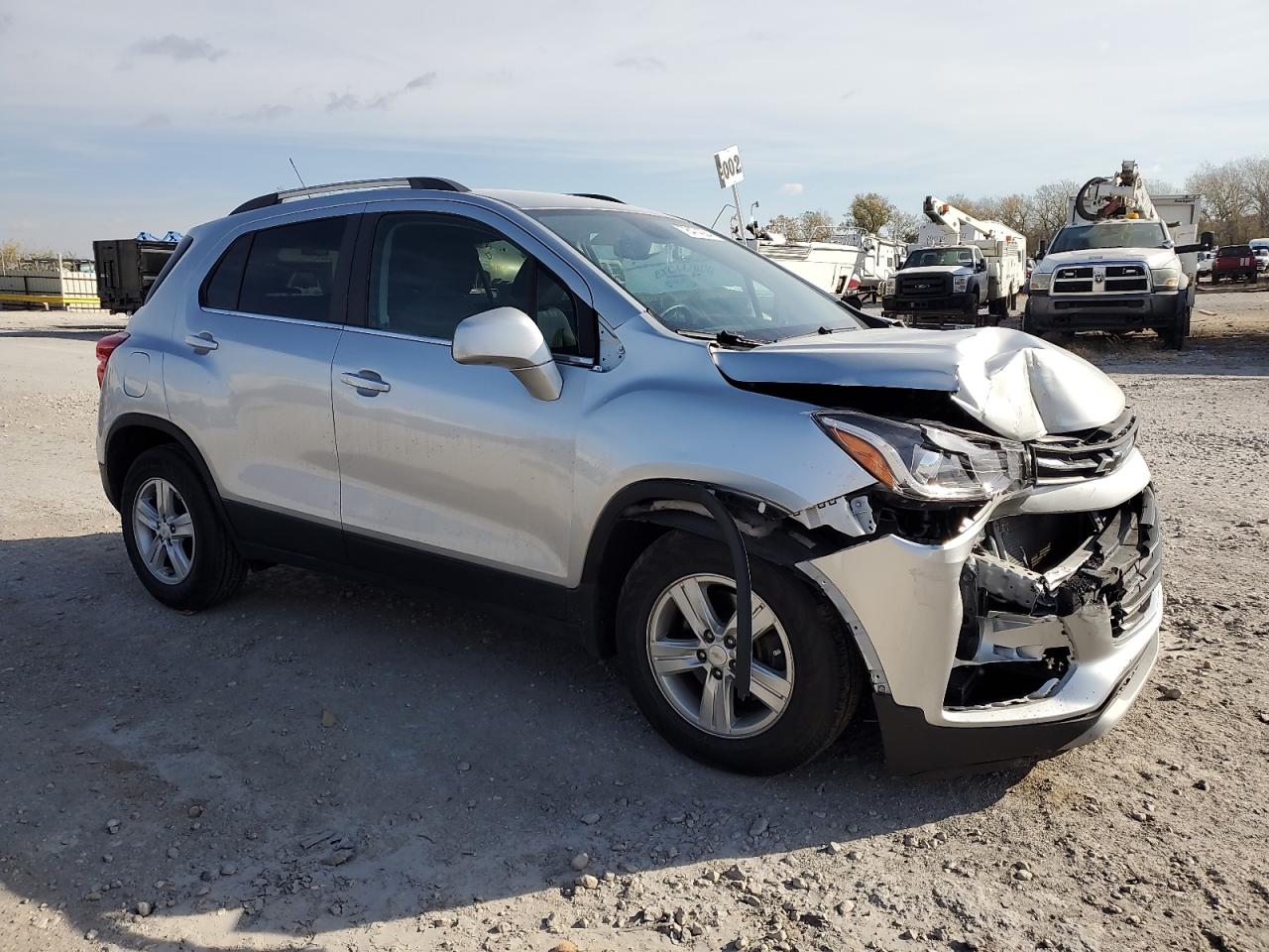 2020 Chevrolet Trax 1lt Silver vin: 3GNCJLSB0LL203057