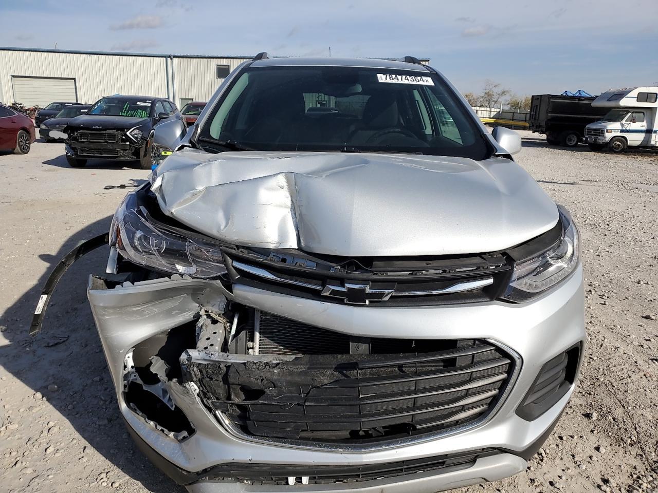 2020 Chevrolet Trax 1lt Silver vin: 3GNCJLSB0LL203057