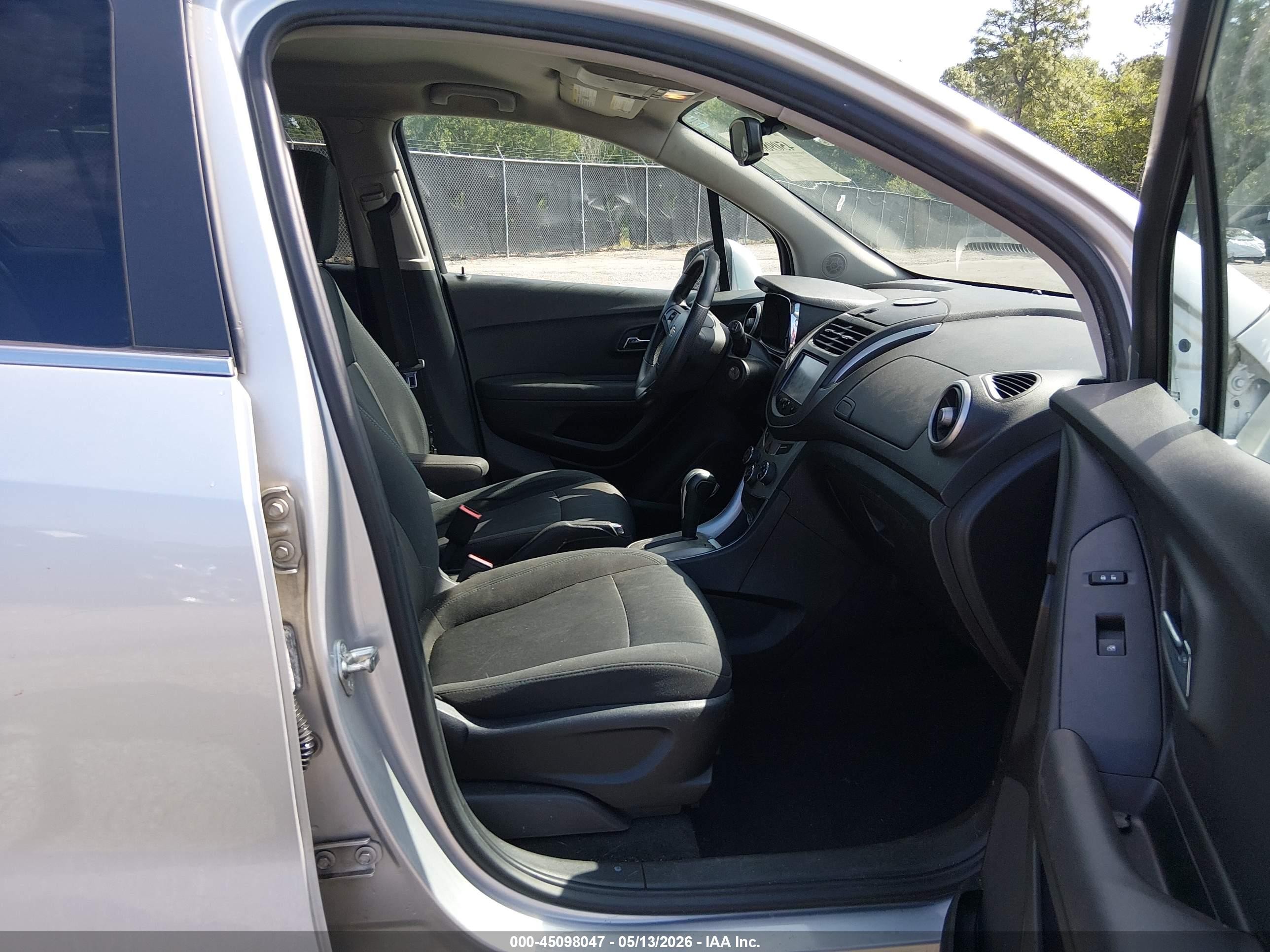 2016 Chevrolet Trax Lt Silver vin: 3GNCJLSB1GL269414