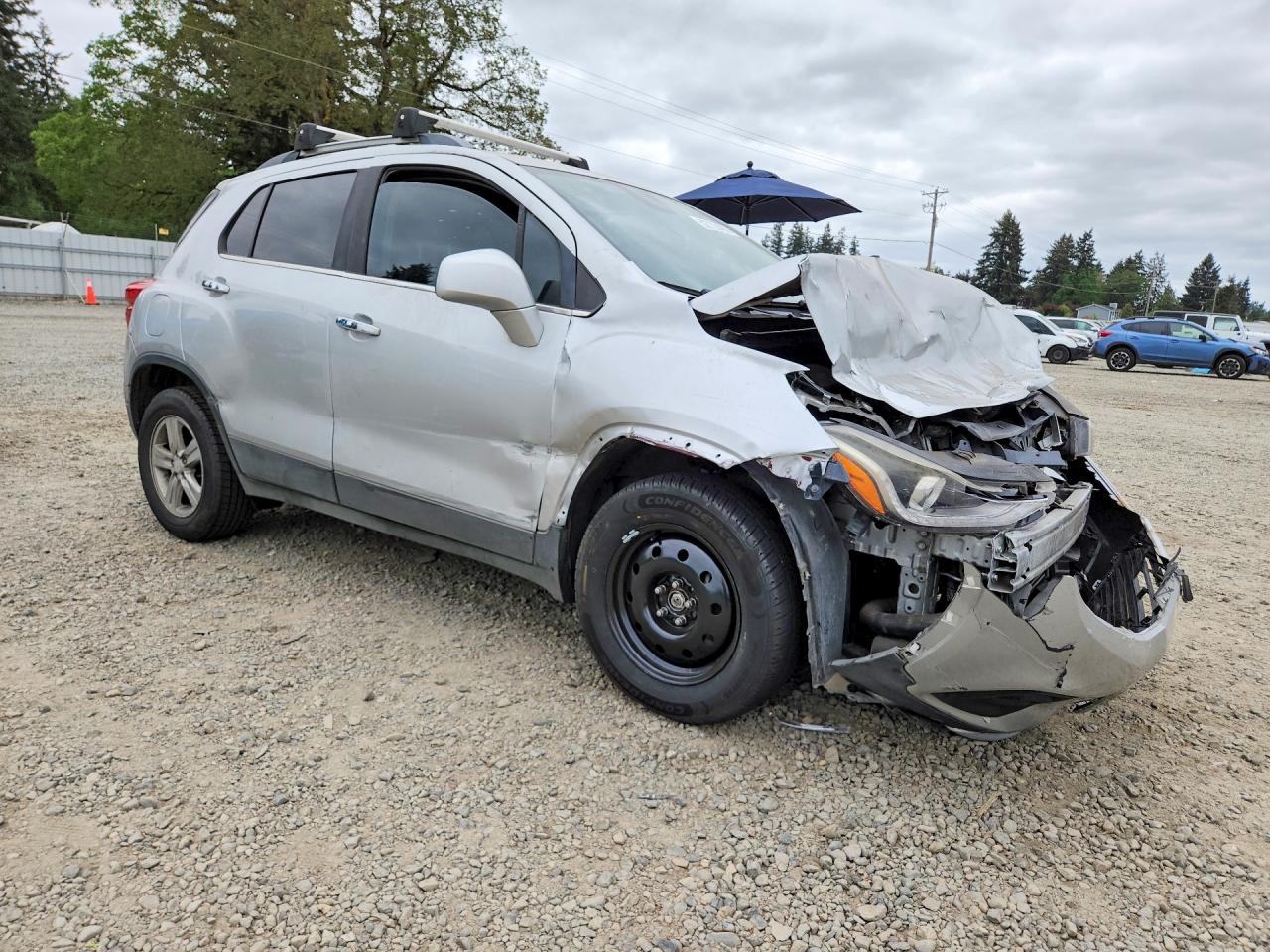 2017 Chevrolet Trax 1lt Silver vin: 3GNCJLSB1HL212938