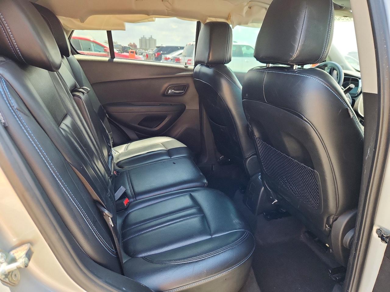2015 Chevrolet Trax 1lt Silver vin: 3GNCJLSB7FL214030