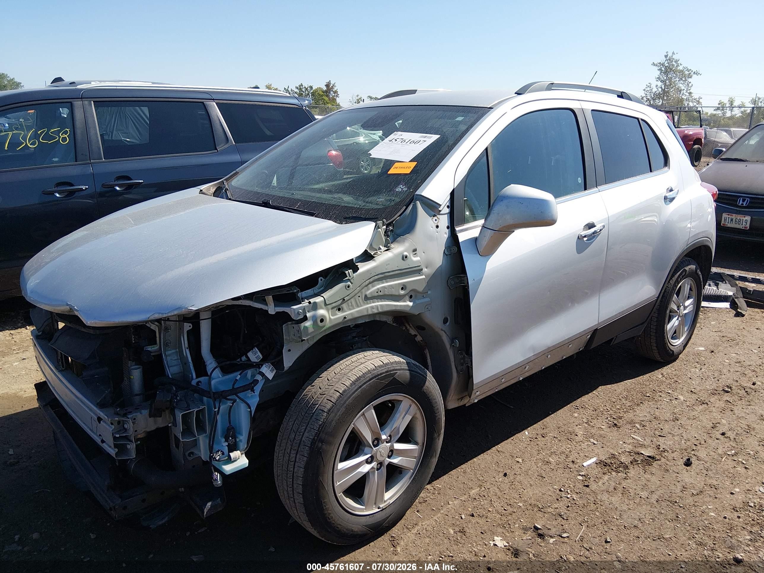 2020 Chevrolet Trax Fwd Lt Silver vin: 3GNCJLSB7LL207915