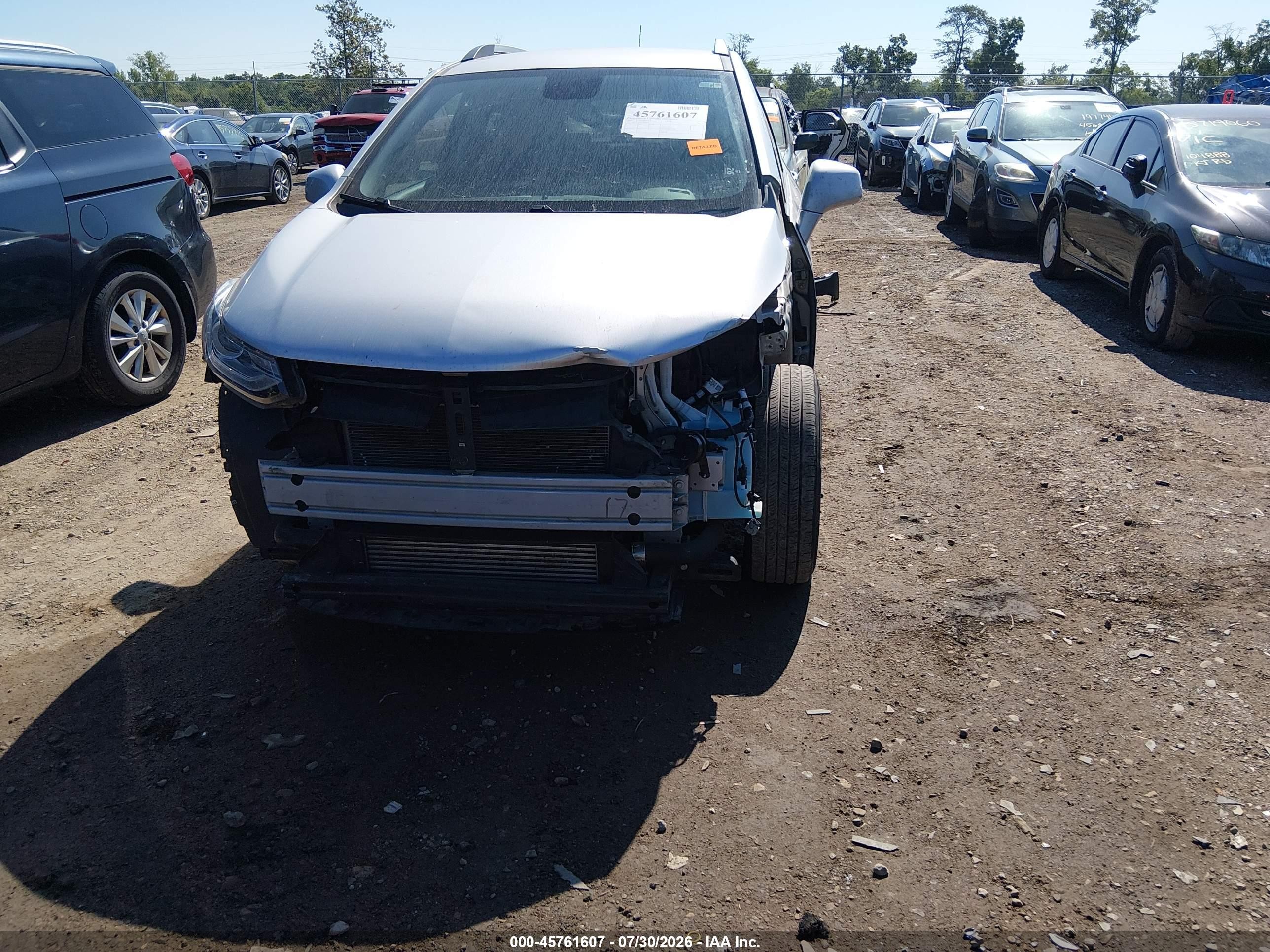 2020 Chevrolet Trax Fwd Lt Silver vin: 3GNCJLSB7LL207915