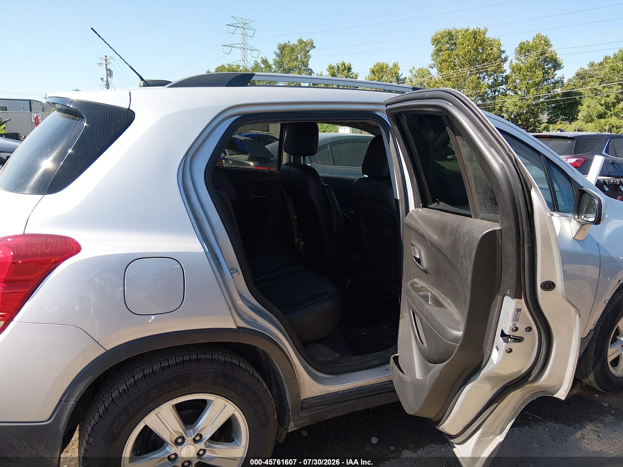 2020 Chevrolet Trax Fwd Lt Silver vin: 3GNCJLSB7LL207915