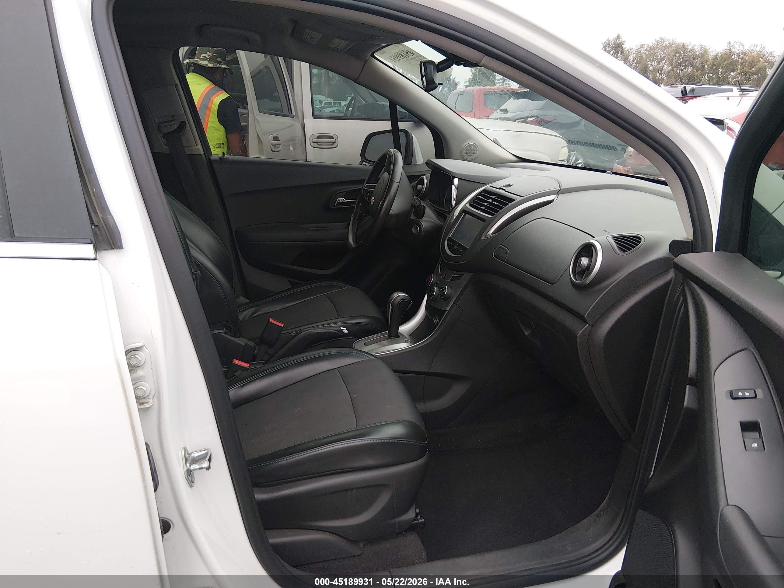 2015 Chevrolet Trax Lt White vin: 3GNCJLSB8FL203859