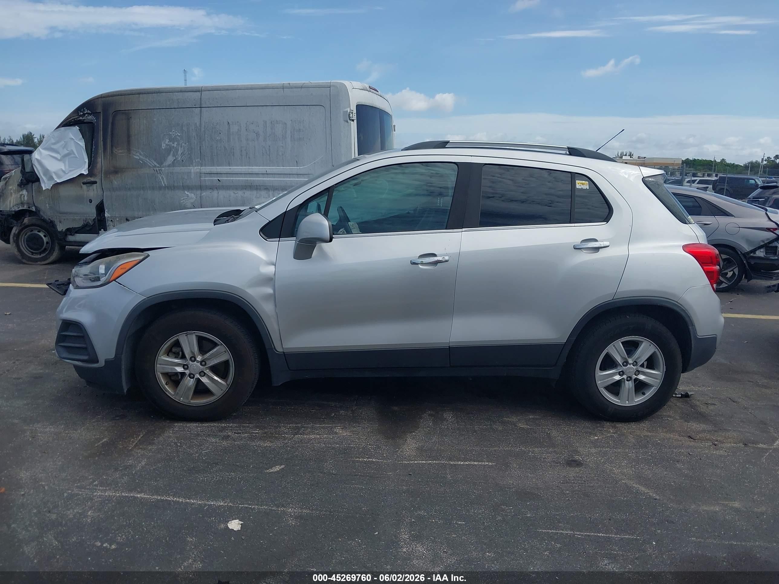 2018 Chevrolet Trax Lt Gray vin: 3GNCJLSB8JL197070