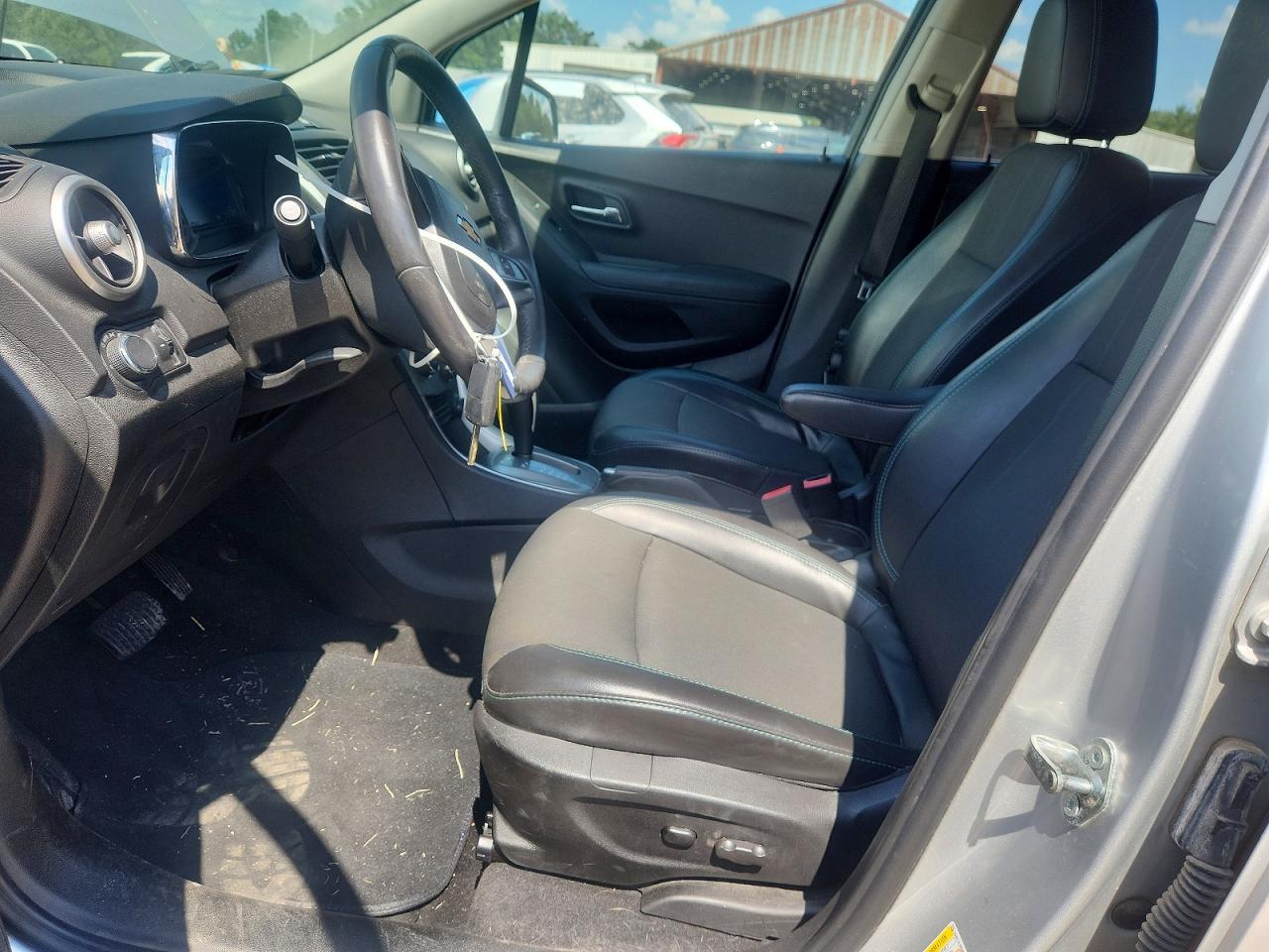 2015 Chevrolet Trax 1lt Silver vin: 3GNCJLSB9FL253279