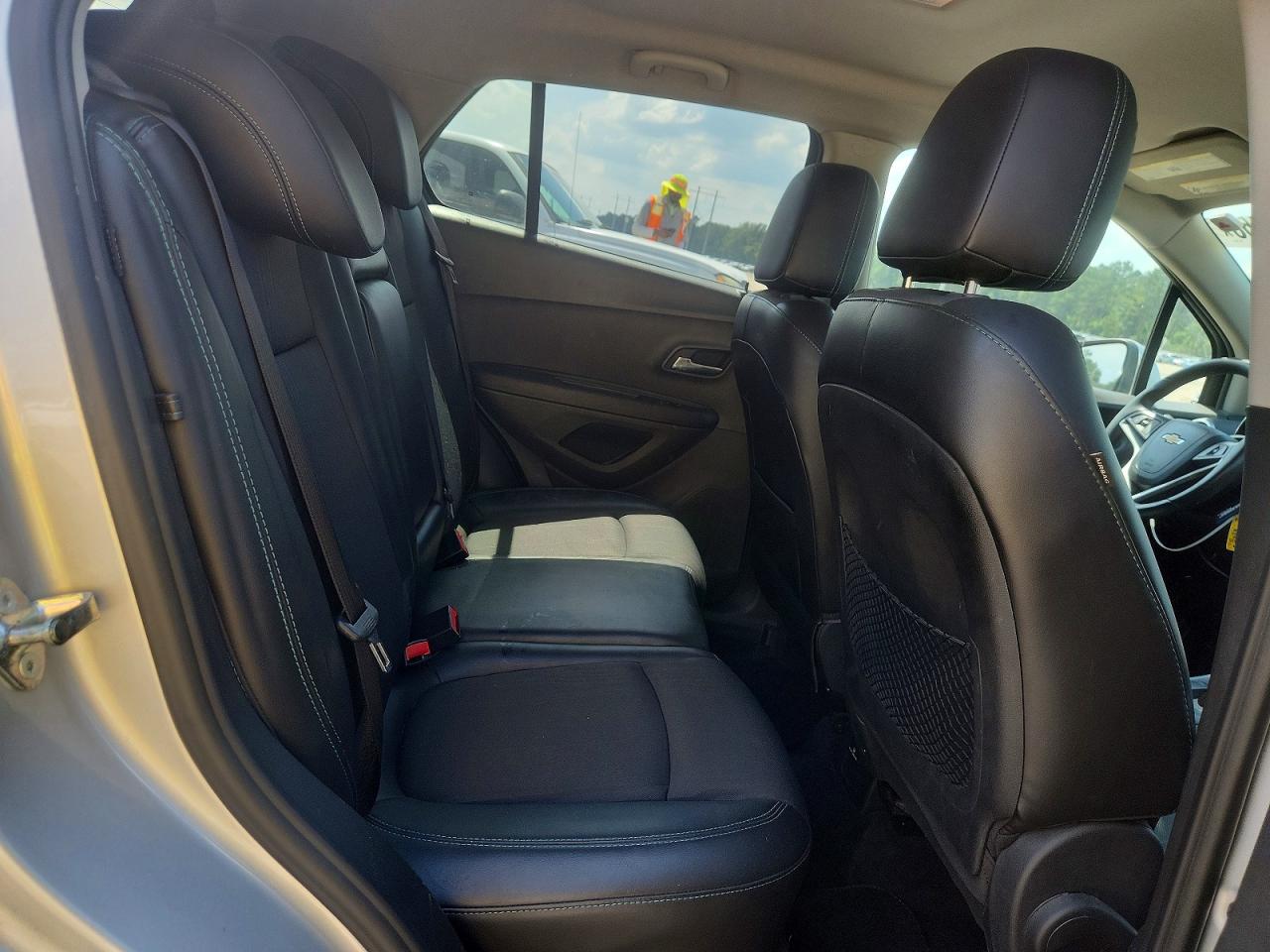 2015 Chevrolet Trax 1lt Silver vin: 3GNCJLSB9FL253279