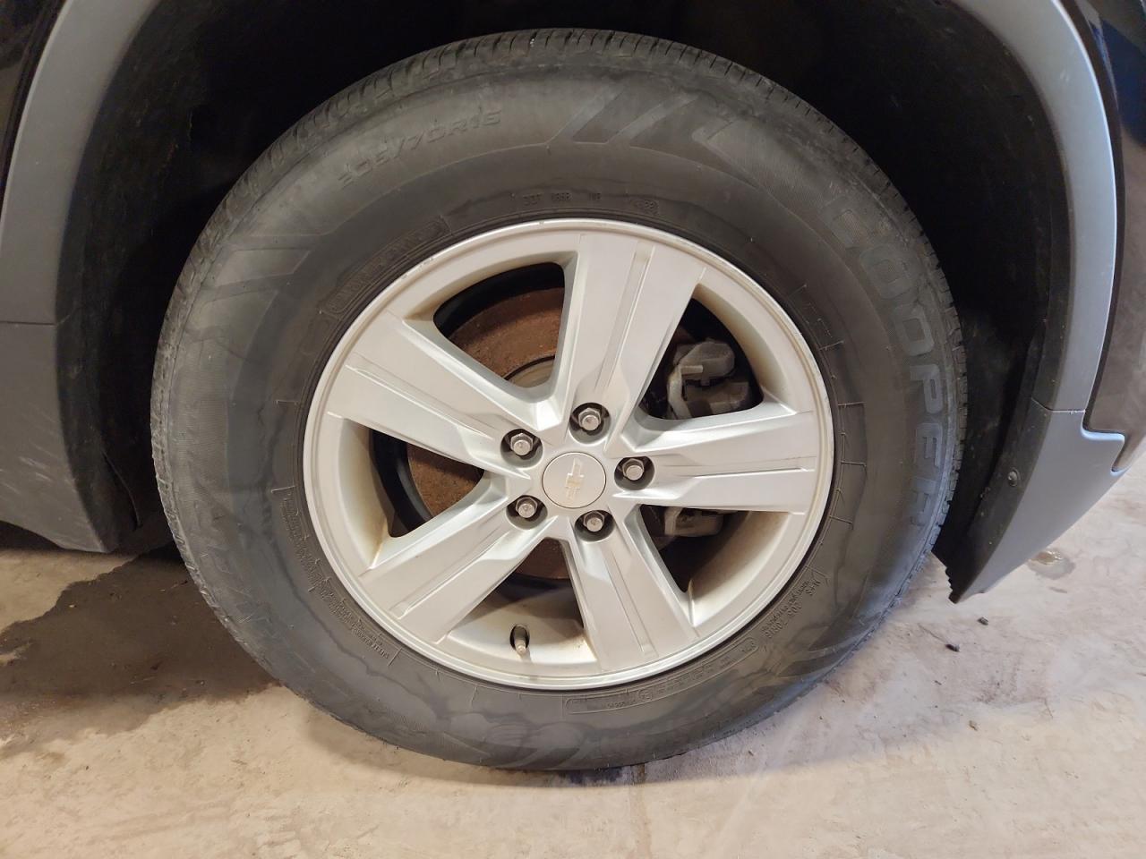 2019 Chevrolet Trax 1lt Black vin: 3GNCJLSB9KL372346 Damage: Right Front Wheel, Curb Rash, 6 To 7 Inches