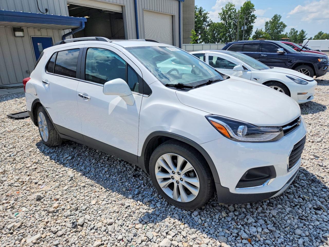 2019 Chevrolet Trax Premier Белый vin: 3GNCJMSB6KL391622