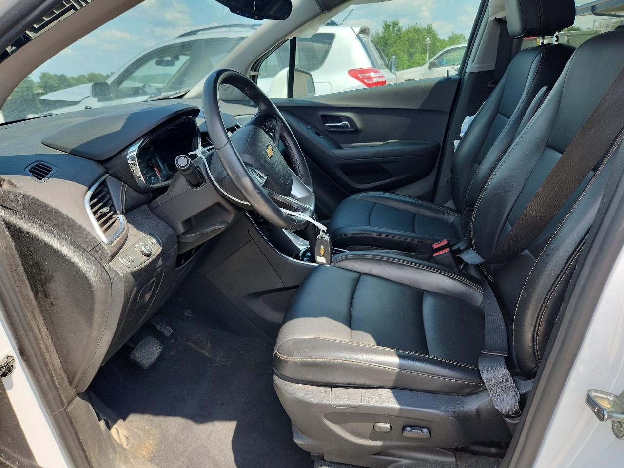 2019 Chevrolet Trax Premier Белый vin: 3GNCJMSB6KL391622