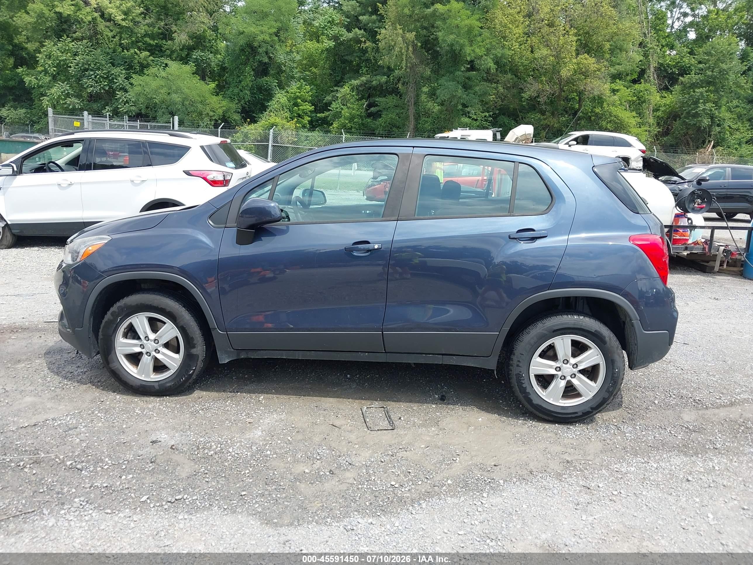2018 Chevrolet Trax Ls Dark Blue vin: 3GNCJNSB9JL367433