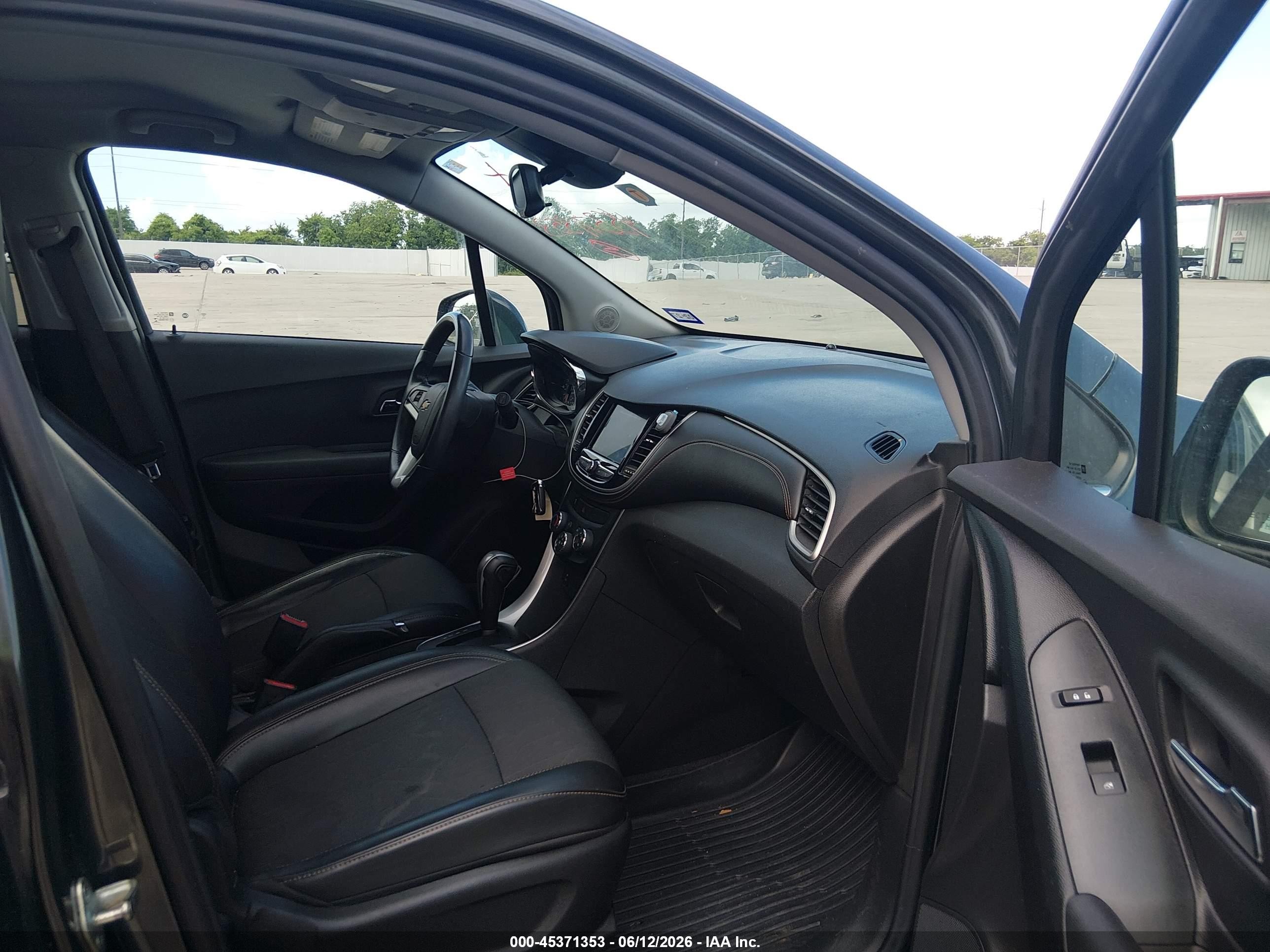 2020 Chevrolet Trax Awd Lt Gray vin: 3GNCJPSB6LL150663