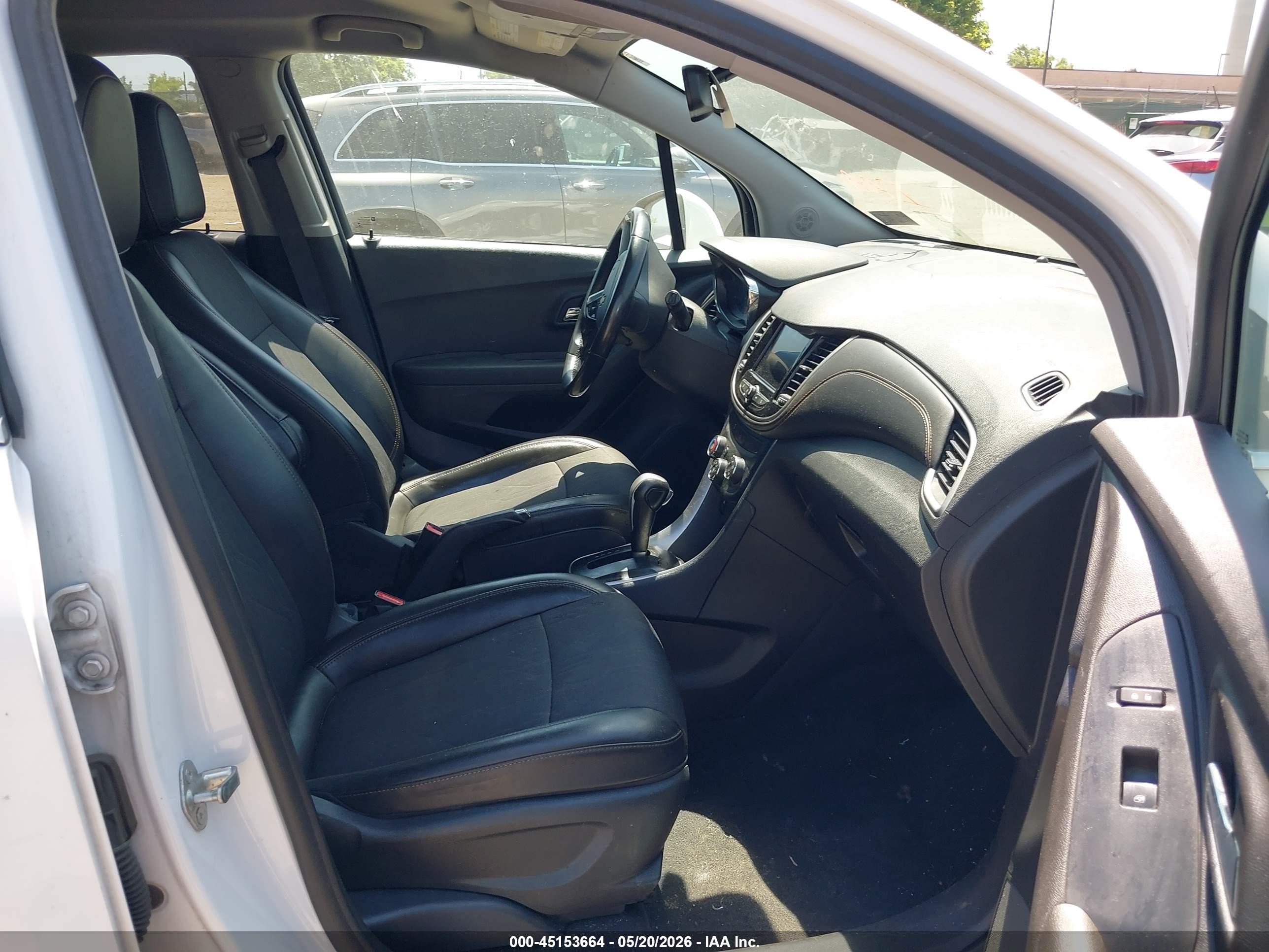 2020 Chevrolet Trax Awd Lt White vin: 3GNCJPSBXLL315789