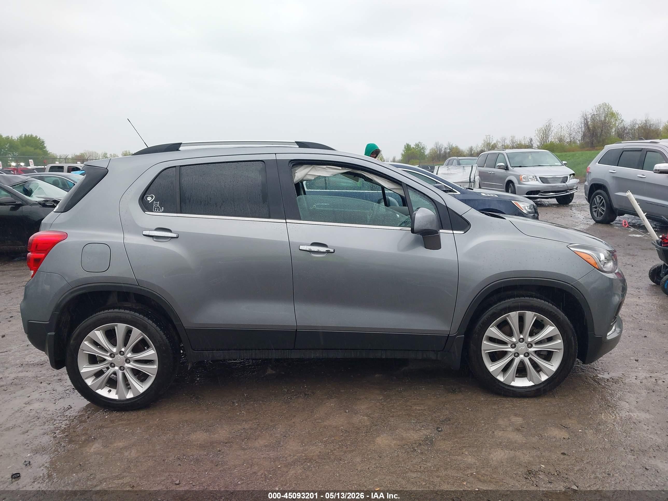 2020 Chevrolet Trax Awd Premier Gray vin: 3GNCJRSB0LL207628