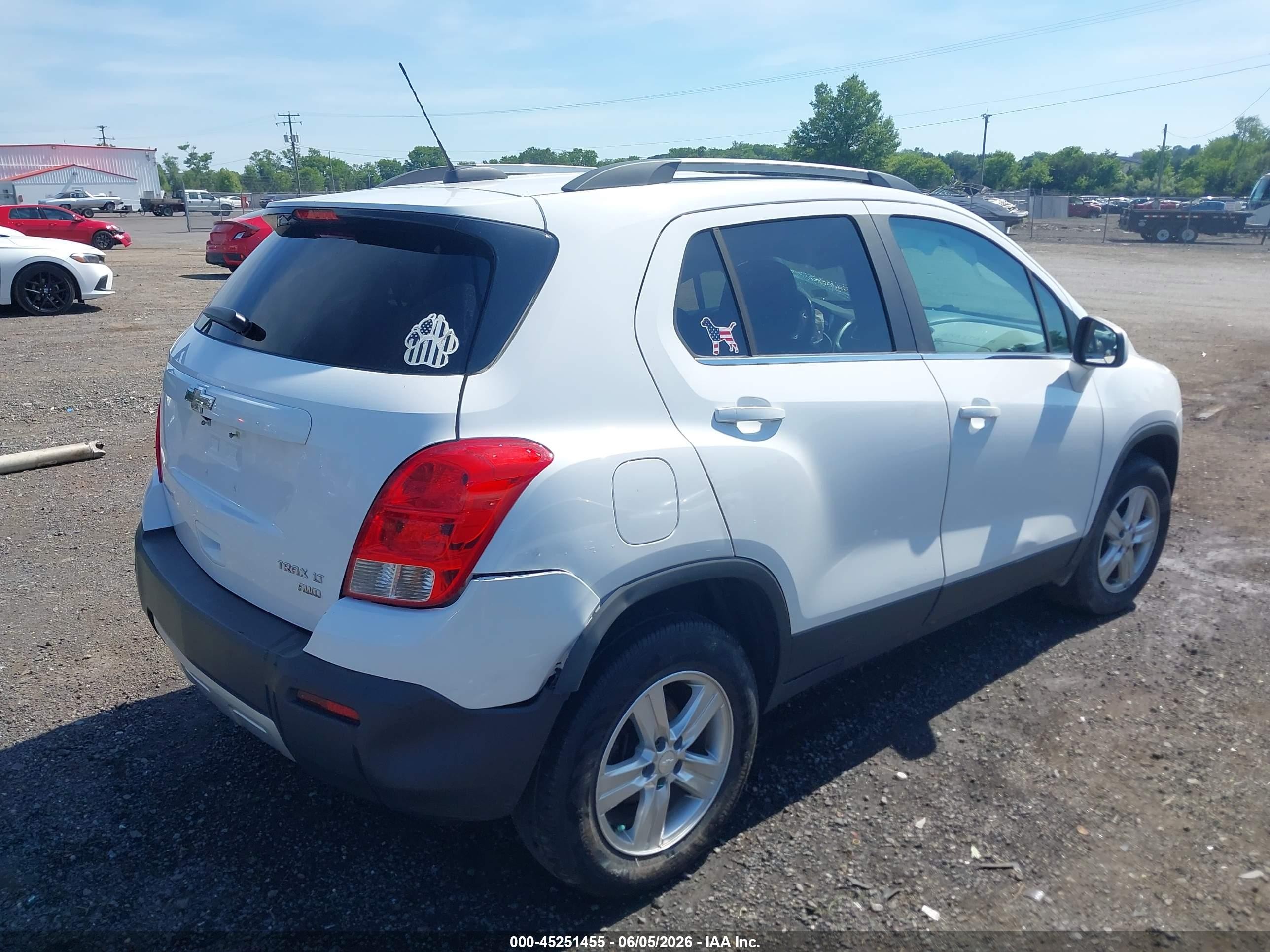 2015 Chevrolet Trax Lt White vin: 3GNCJRSB1FL172716