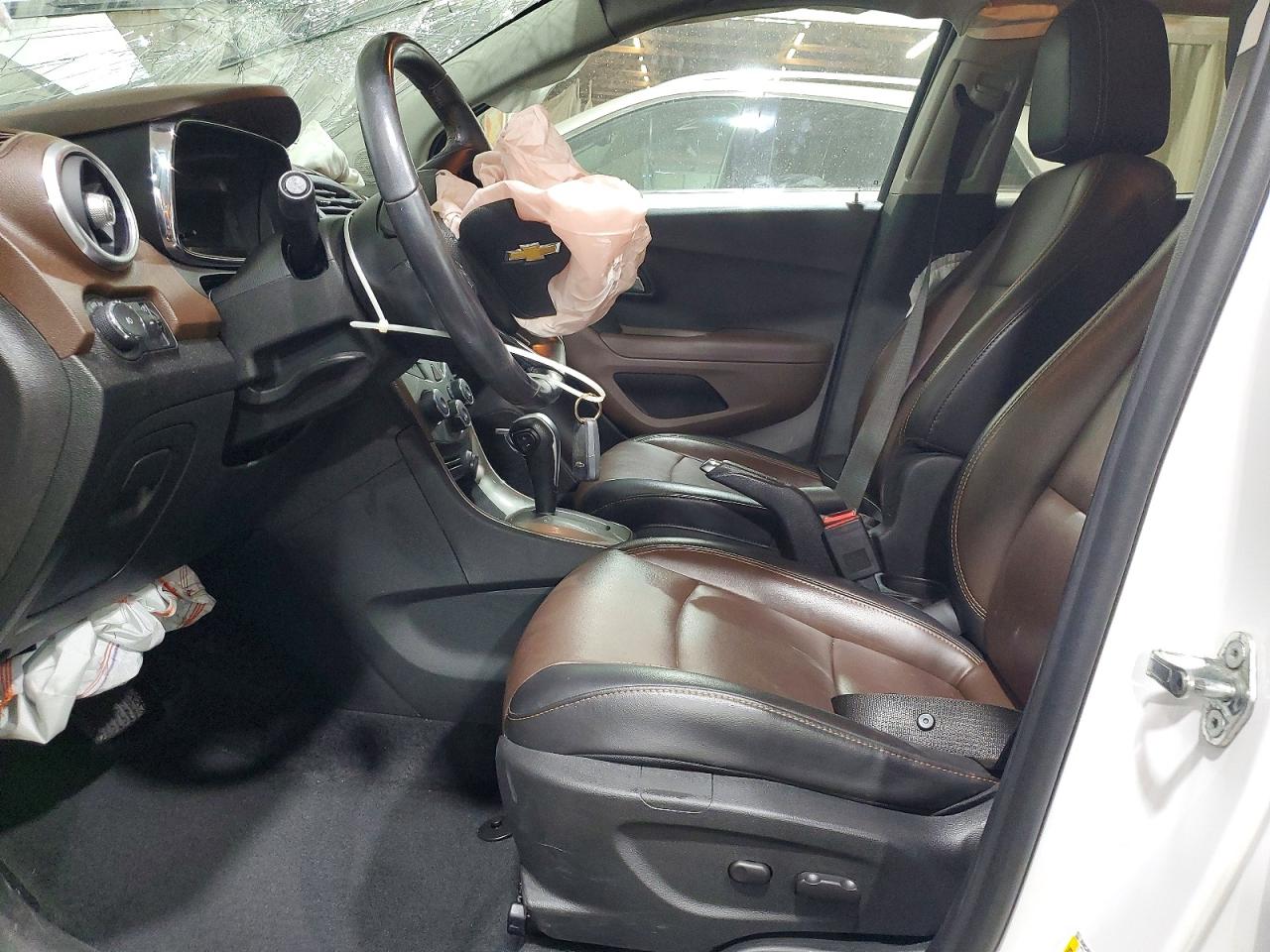 2016 Chevrolet Trax Ltz White vin: 3GNCJRSB4GL237771