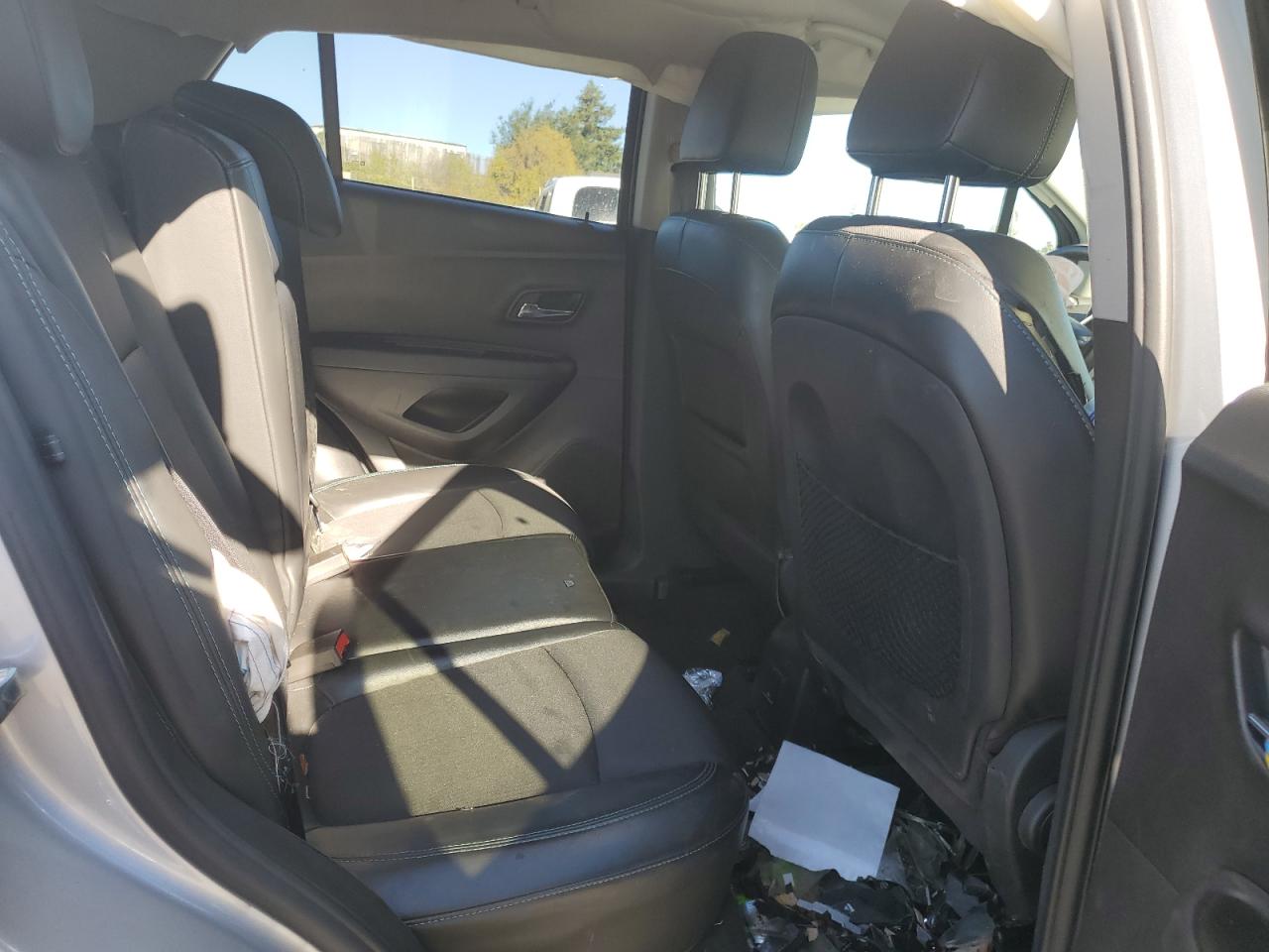 2015 Chevrolet Trax 1lt Silver vin: 3GNCJRSB6FL232182