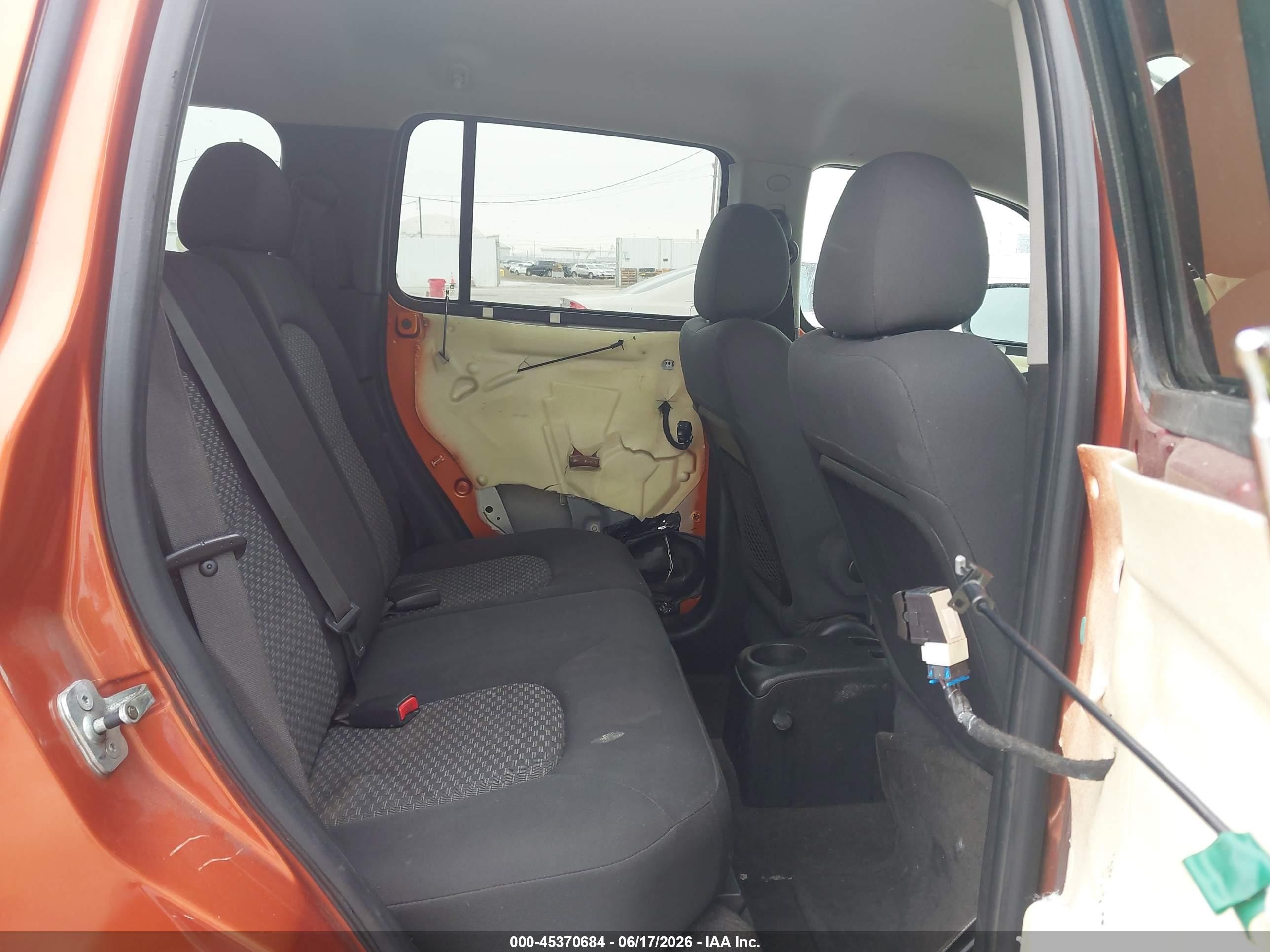 2008 Chevrolet Hhr Ls Orange vin: 3GNDA13DX8S559683