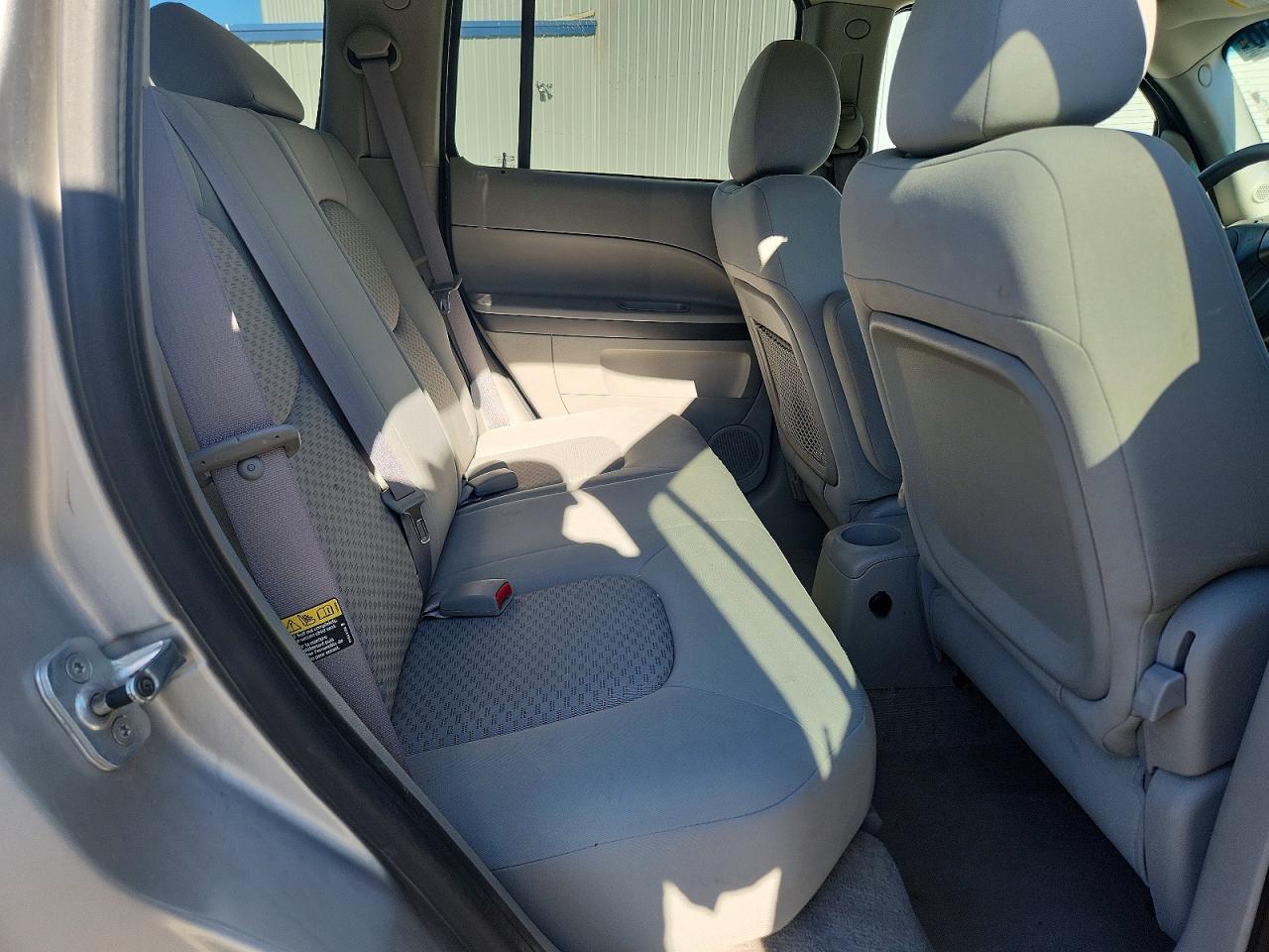 2007 Chevrolet Hhr Lt Silver vin: 3GNDA23DX7S504073