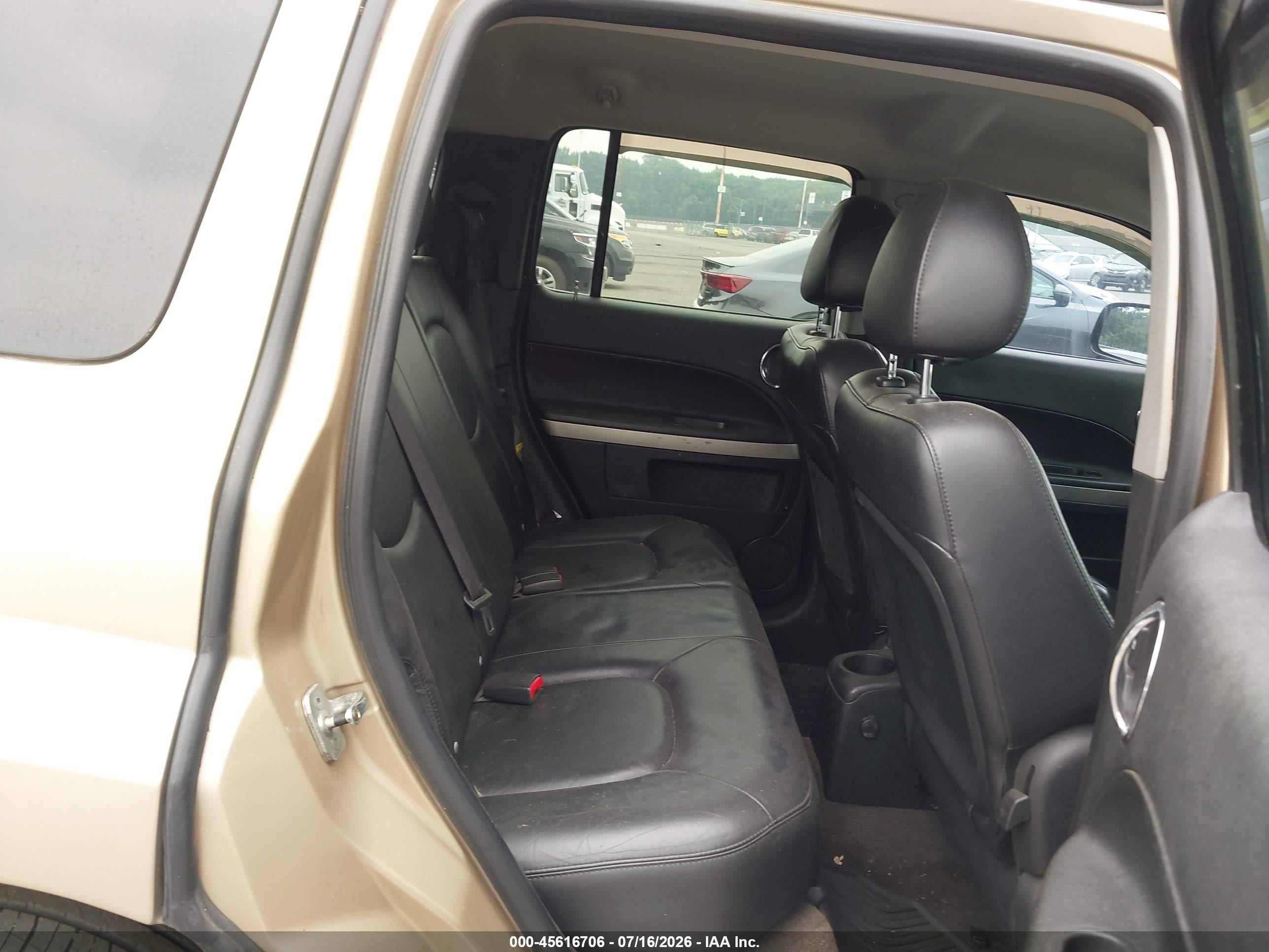 2007 Chevrolet Hhr Lt Beige vin: 3GNDA33P57S537305