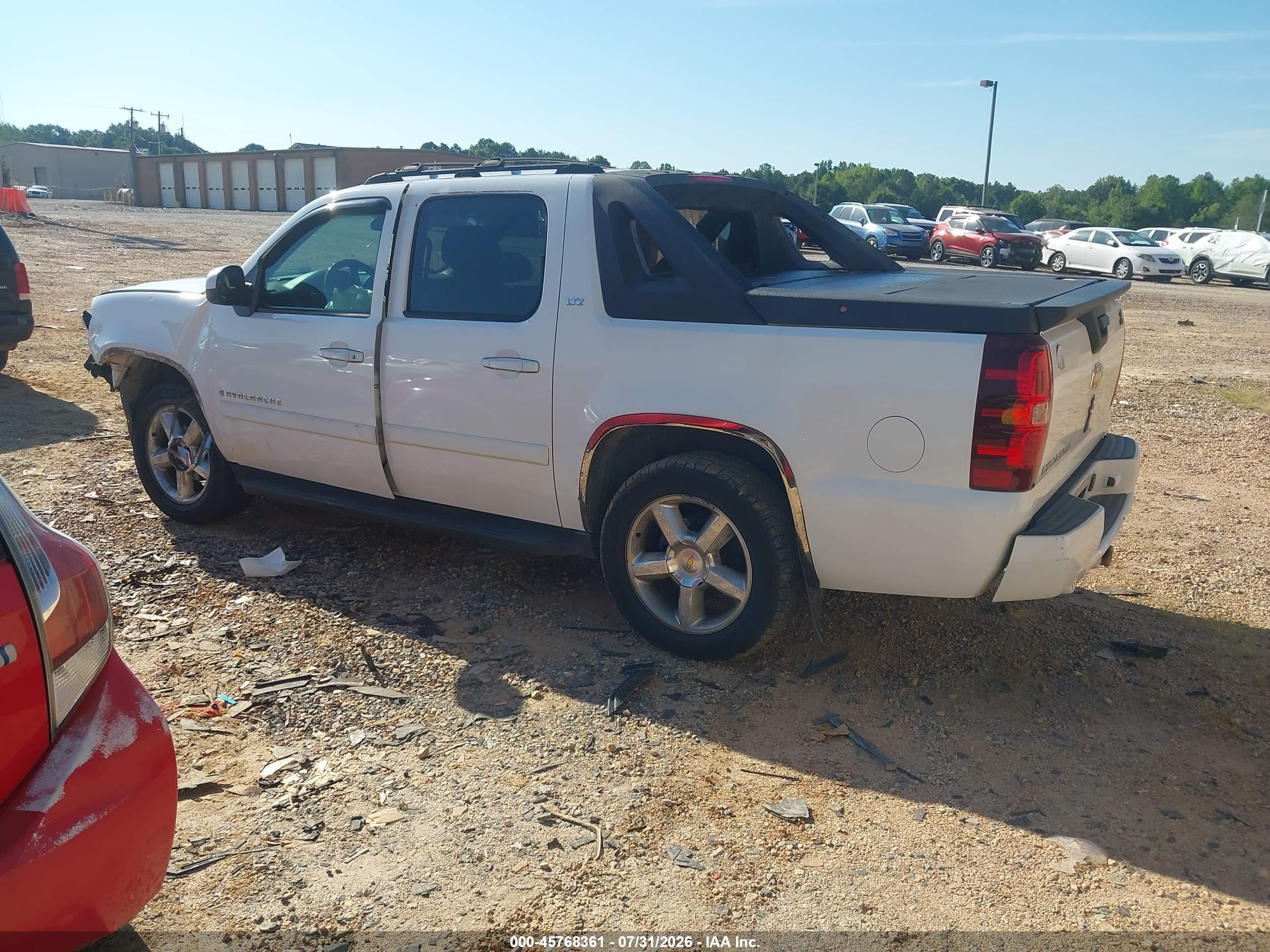 2007 Chevrolet Avalanche 1500 Ltz White vin: 3GNEC12007G106638