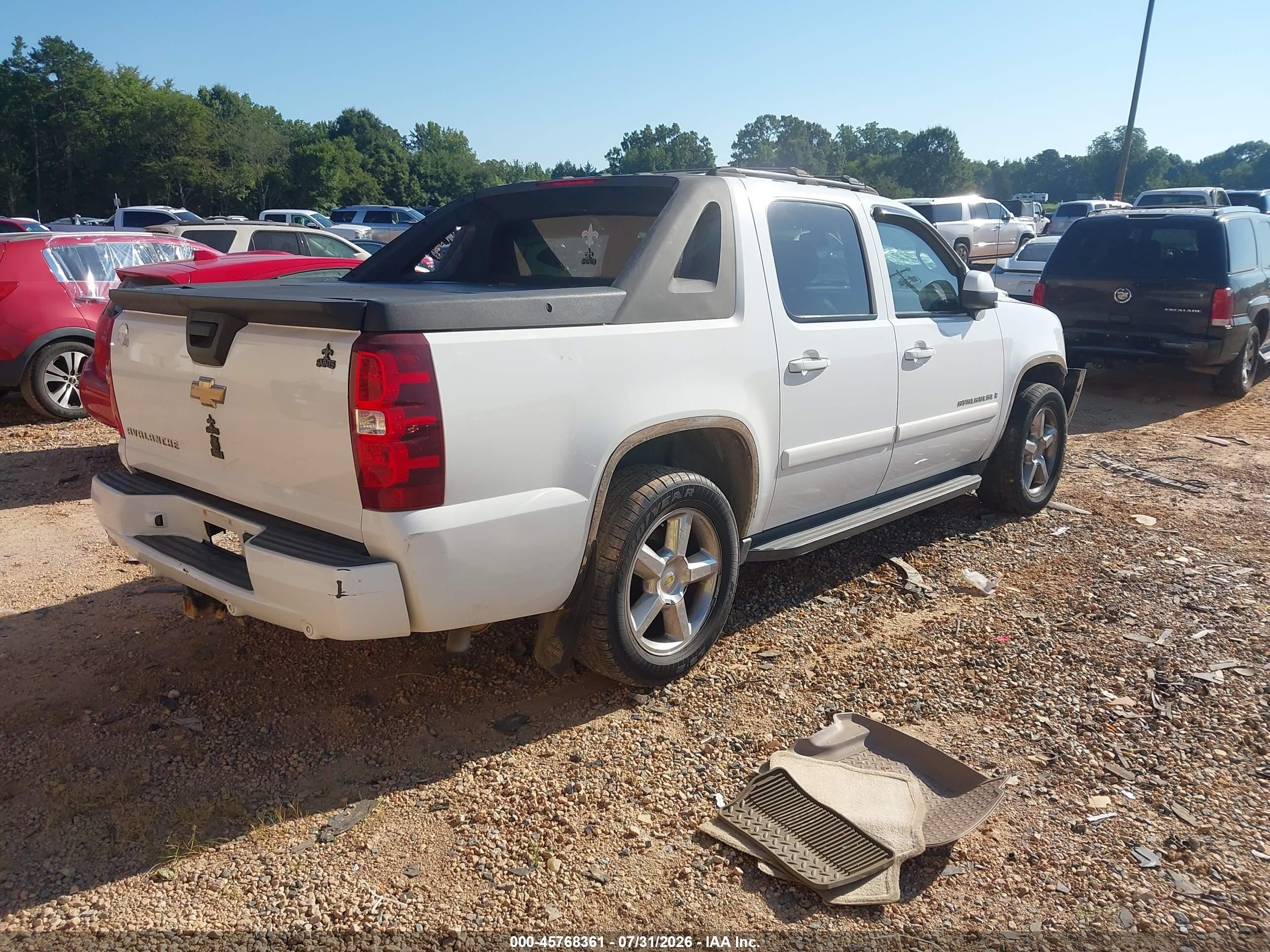 2007 Chevrolet Avalanche 1500 Ltz White vin: 3GNEC12007G106638