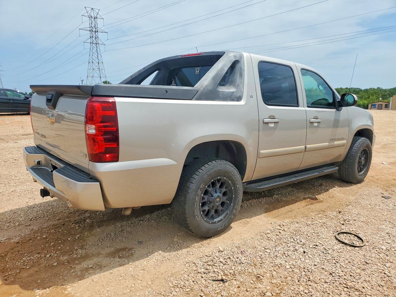 2008 Chevrolet Avalanche C1500 Cream vin: 3GNEC12008G299746