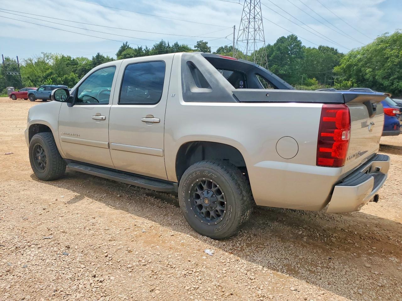 2008 Chevrolet Avalanche C1500 Cream vin: 3GNEC12008G299746