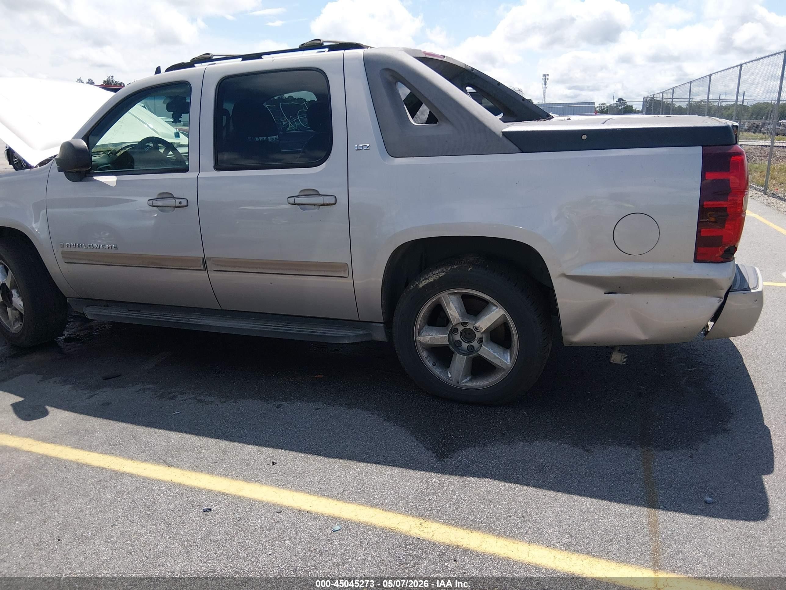 2007 Chevrolet Avalanche 1500 Ltz Beige vin: 3GNEC12017G127210