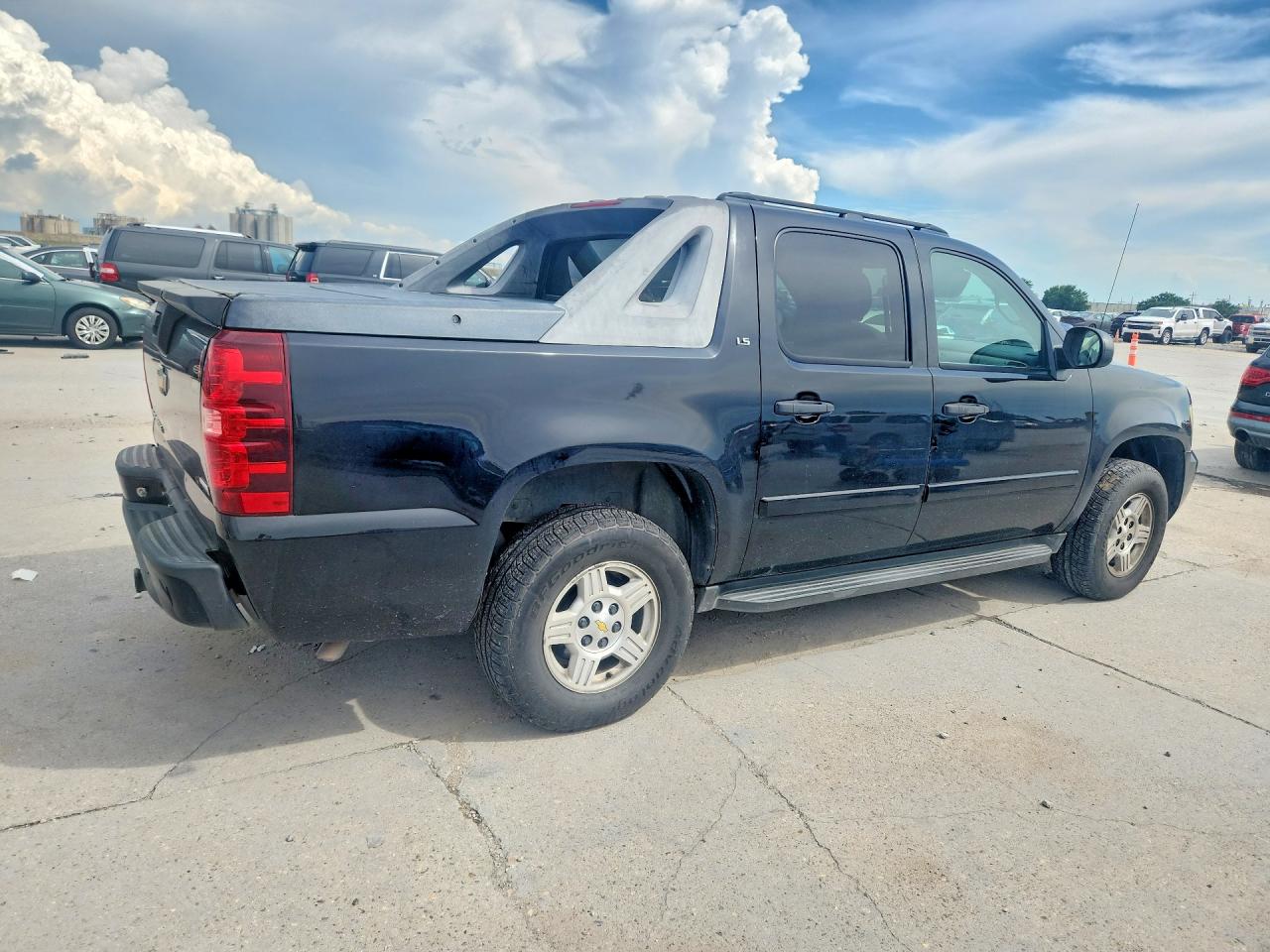 2007 Chevrolet Avalanche C1500 Черный vin: 3GNEC12017G312860